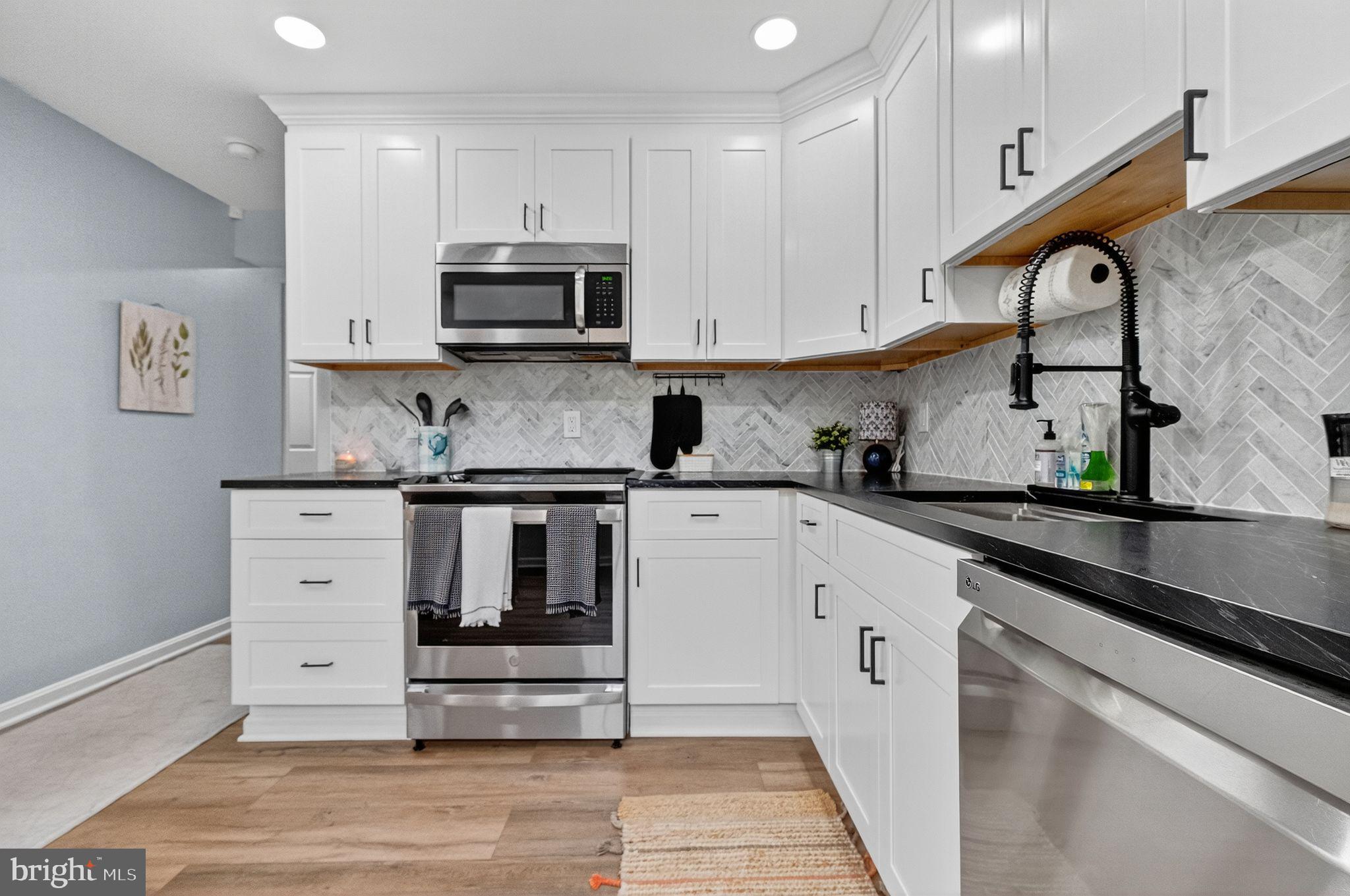 CAPETOWNE - Residential