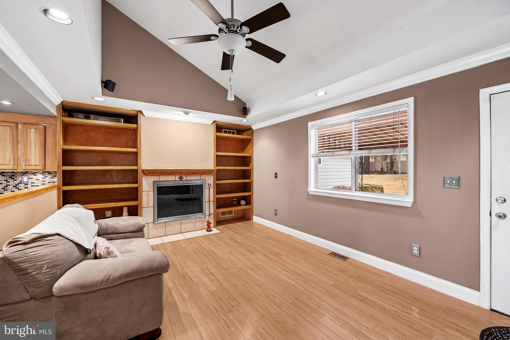 KNOLLWOOD - Residential