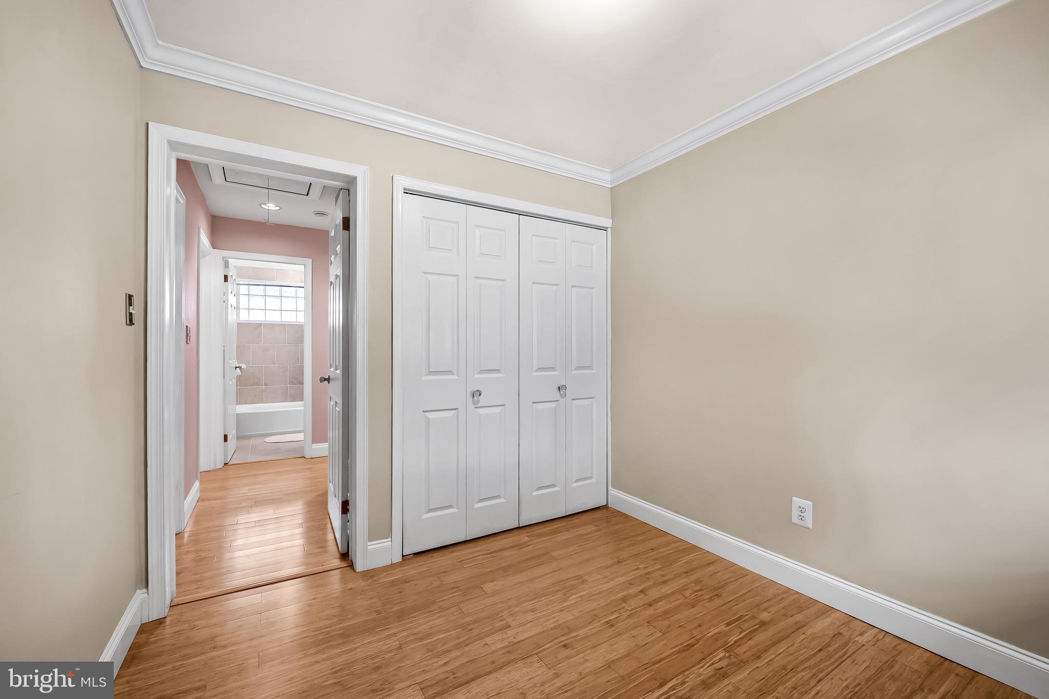 KNOLLWOOD - Residential