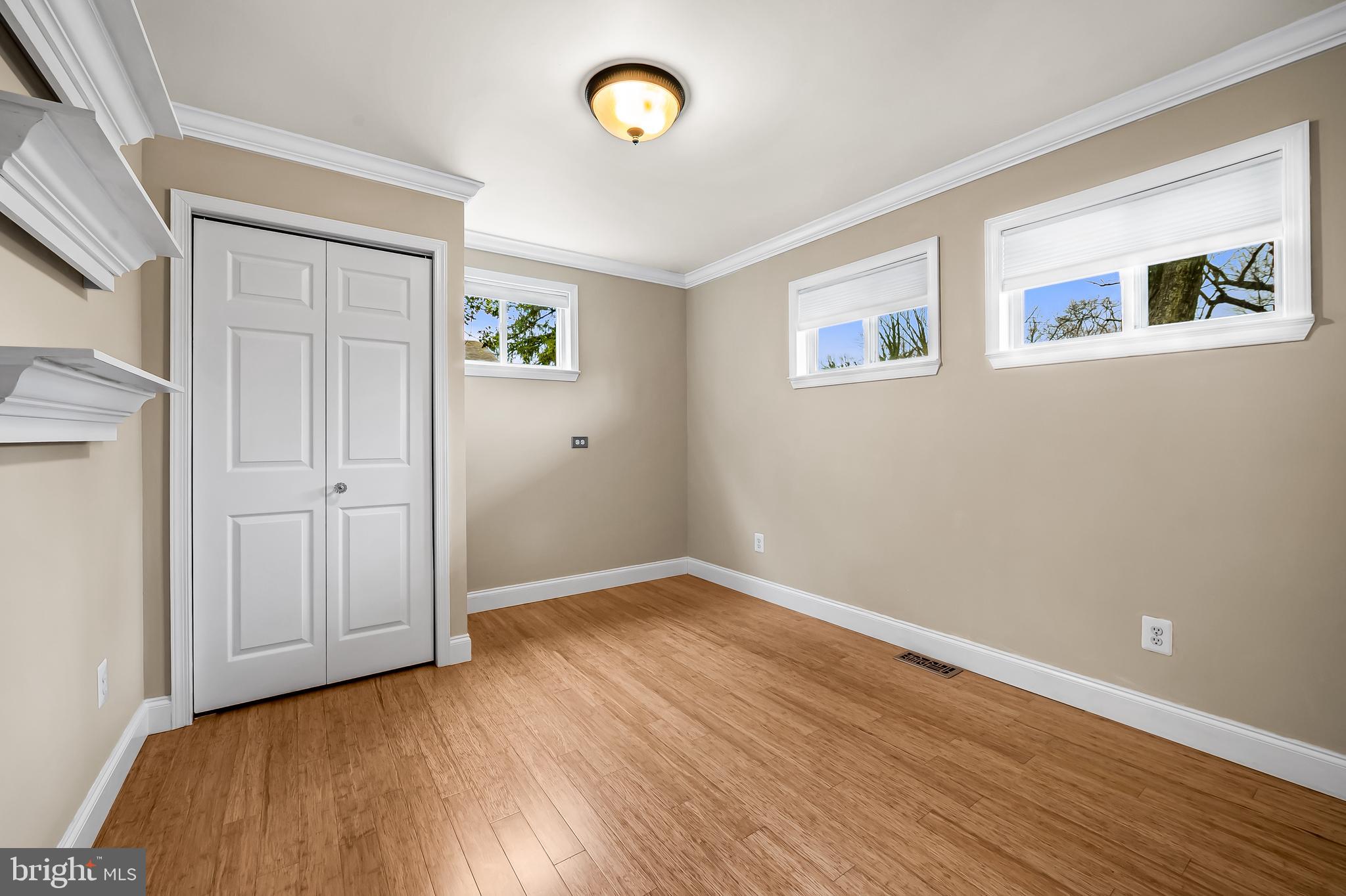 KNOLLWOOD - Residential