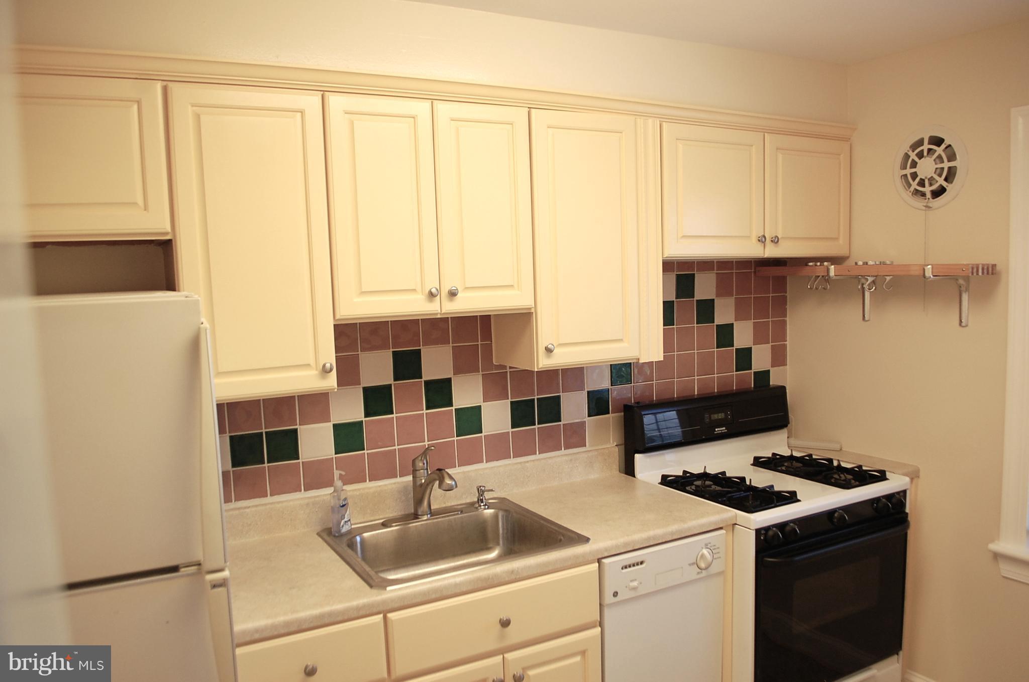 BELLE VIEW - Residential Lease