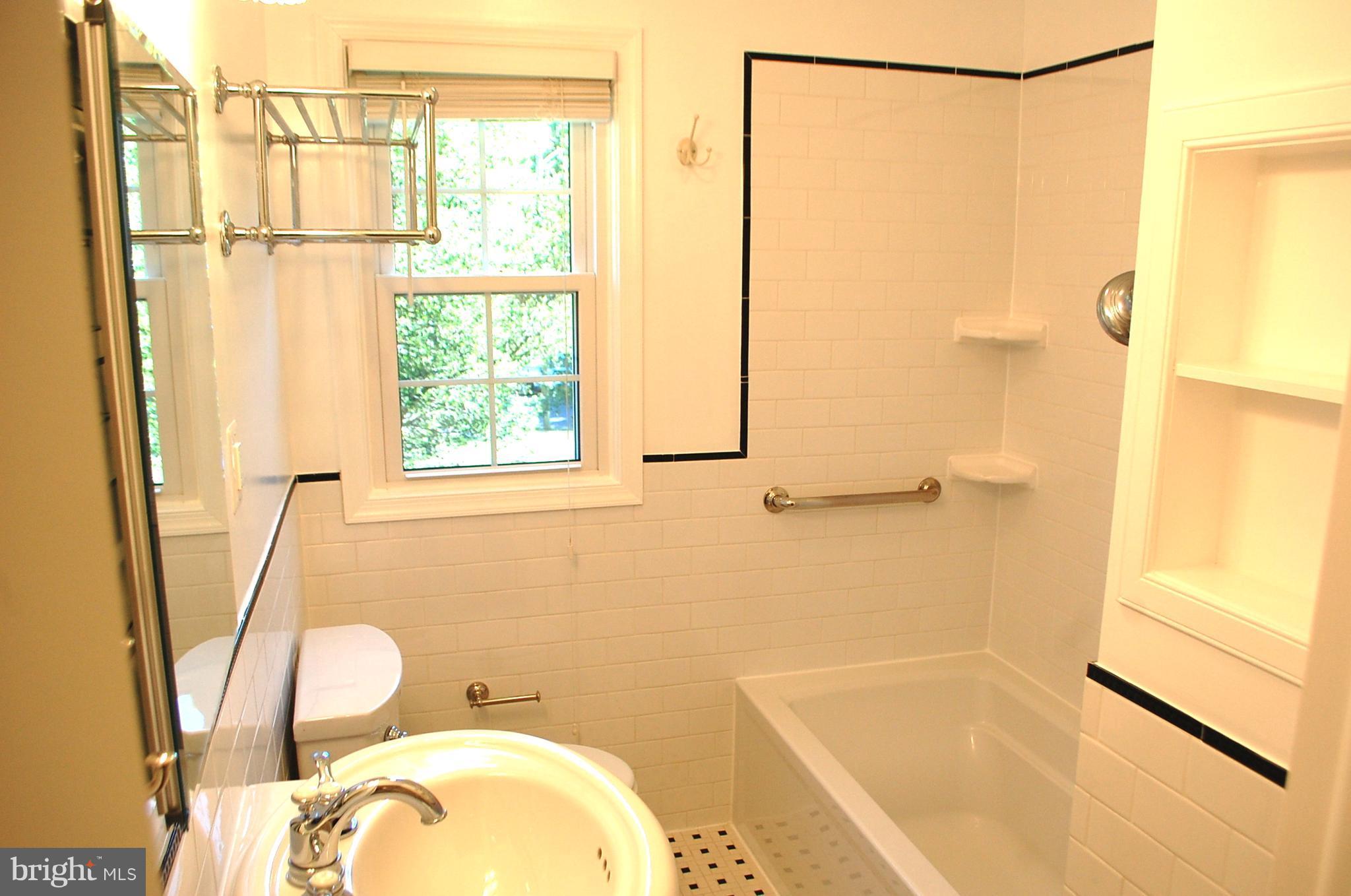 BELLE VIEW - Residential Lease