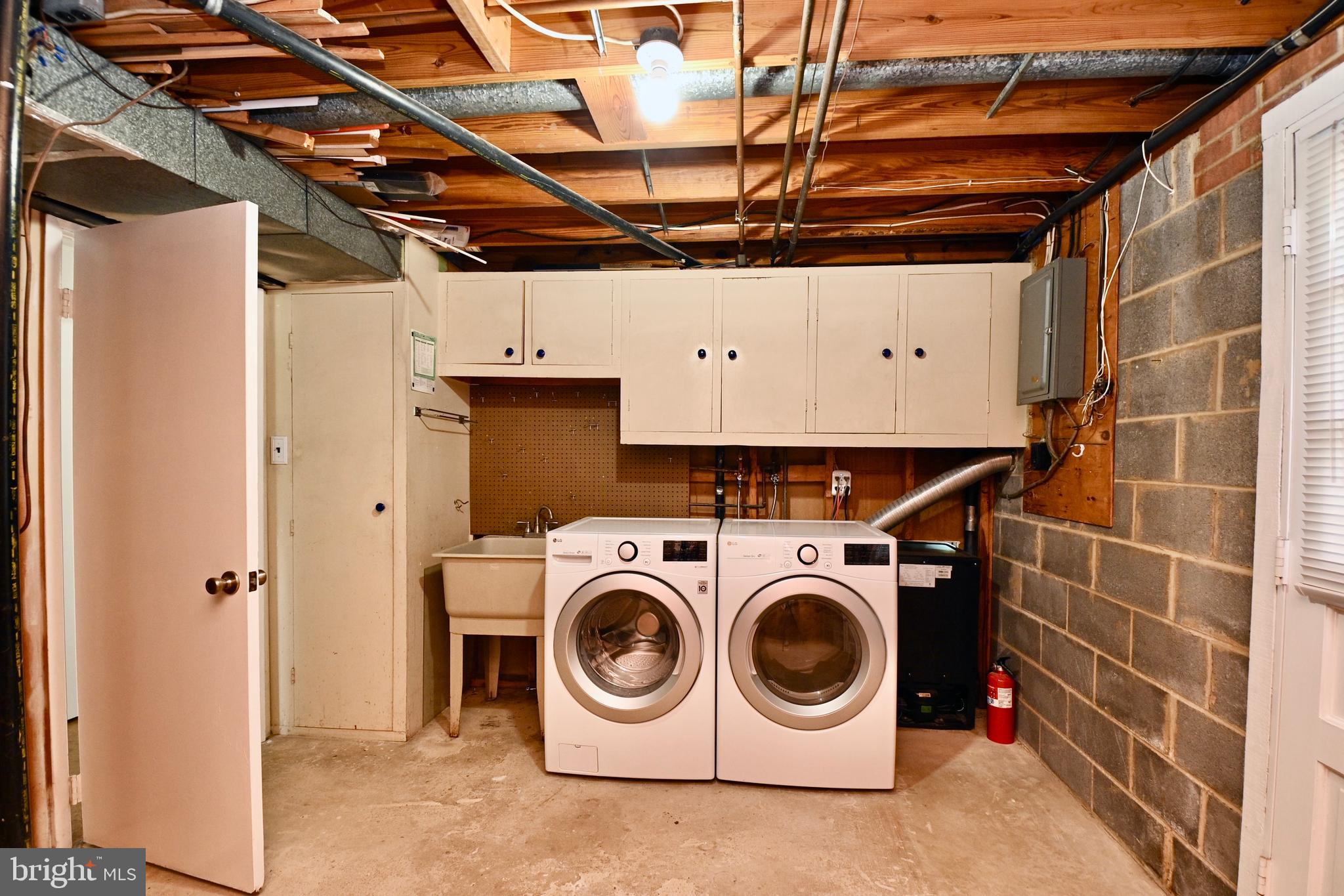 HAYFIELD FARM - Residential Lease