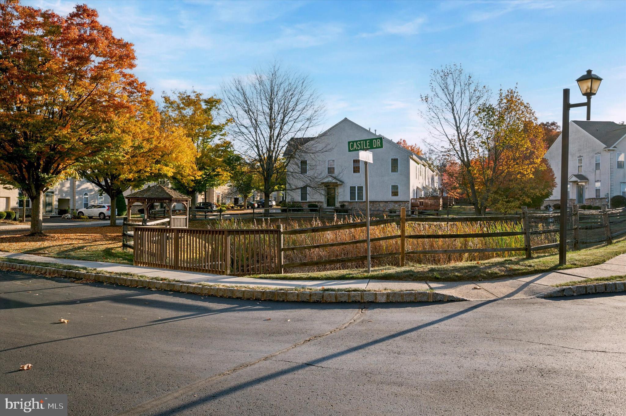 HAMPTON GREEN - Residential