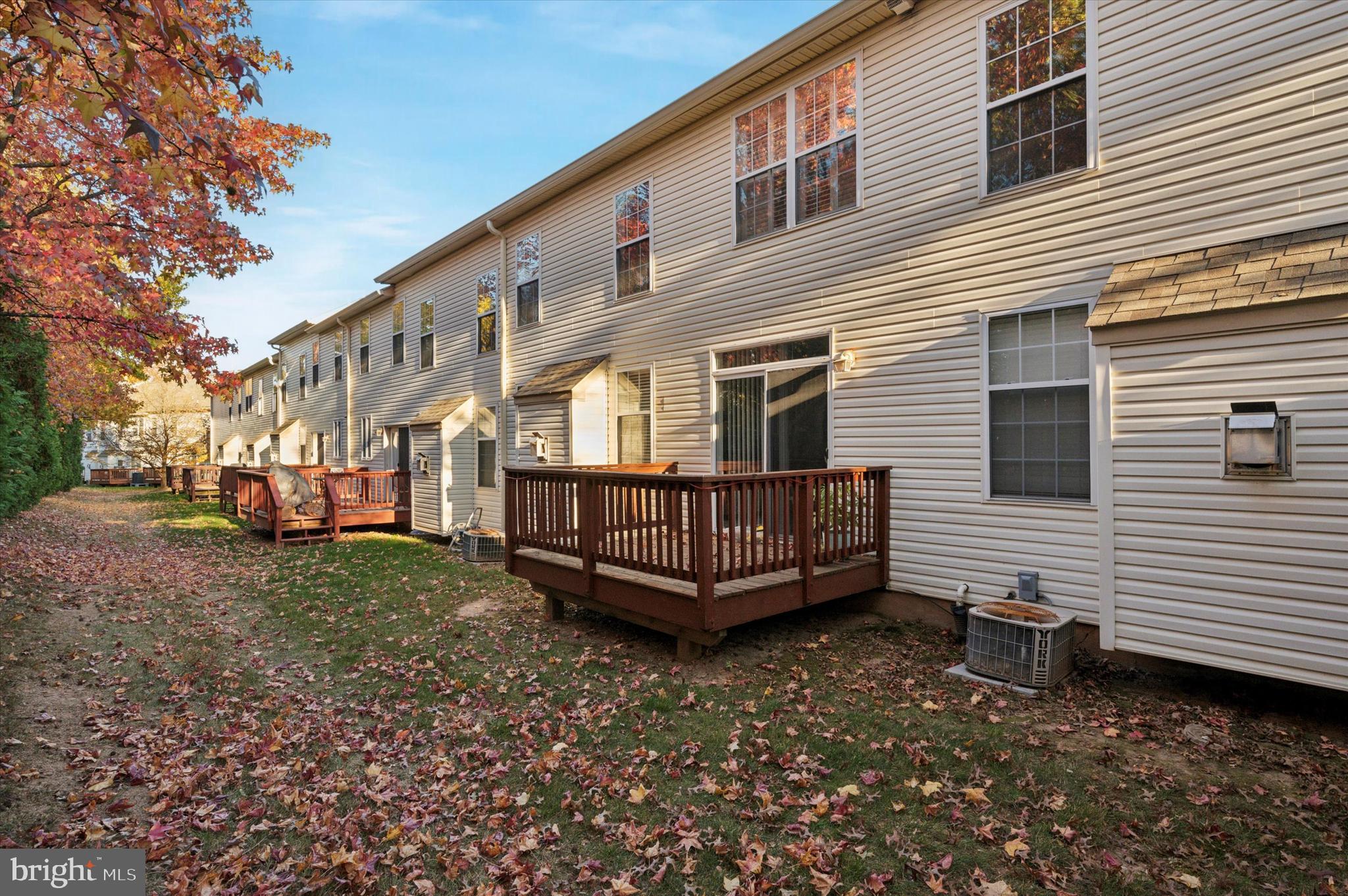 HAMPTON GREEN - Residential