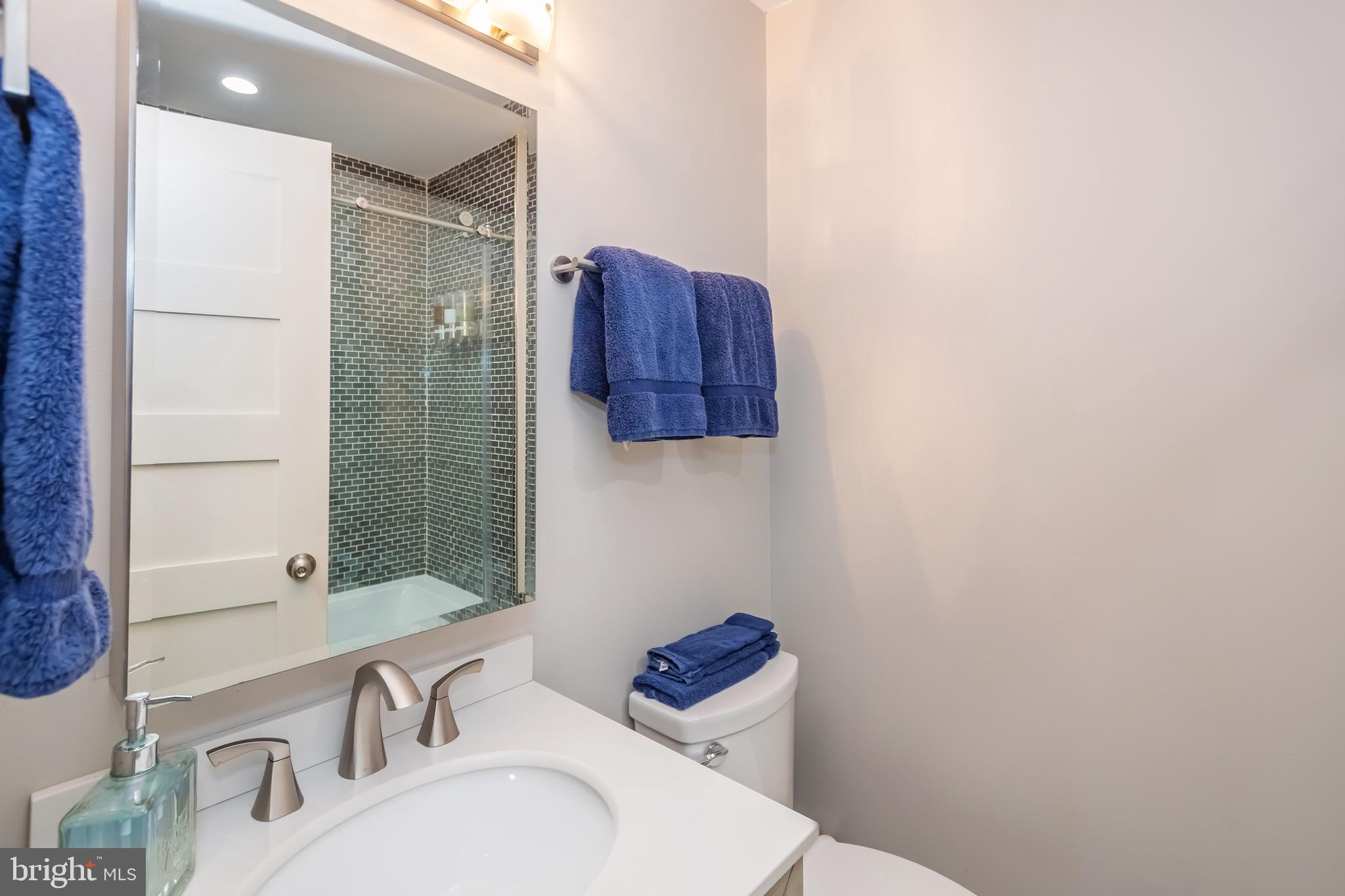 LAKE SHORE DRIVE - Residential