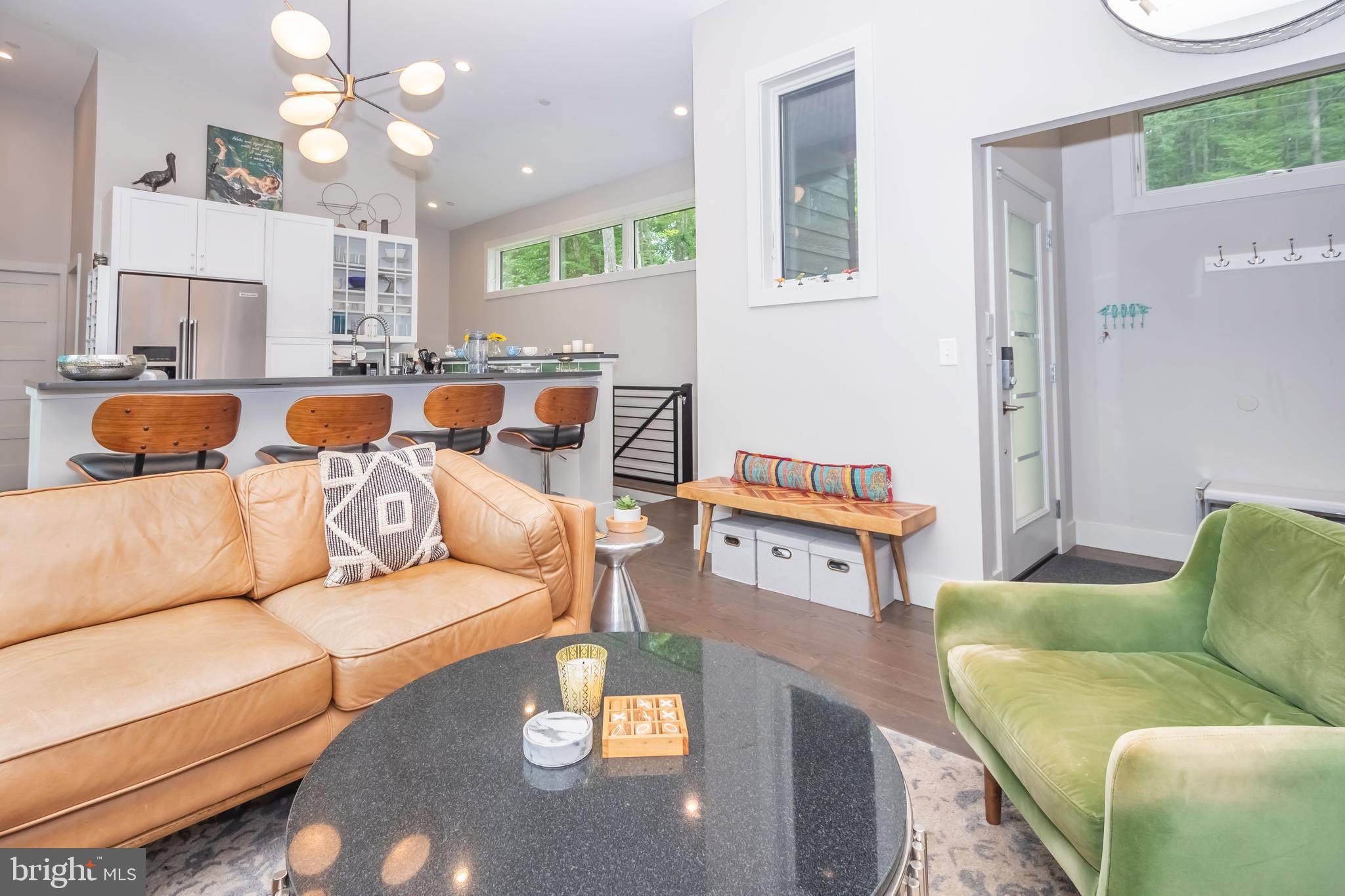 LAKE SHORE DRIVE - Residential