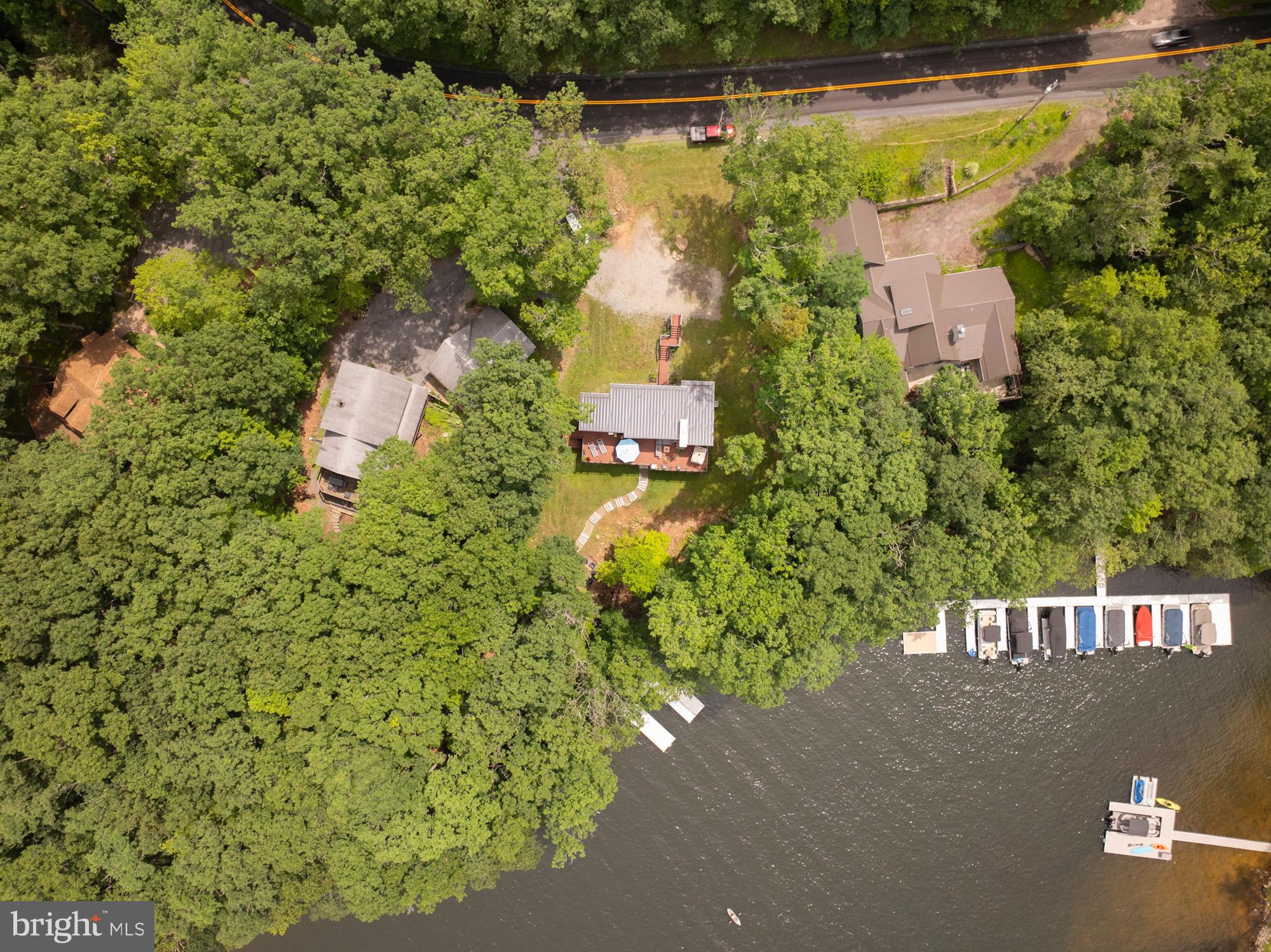 LAKE SHORE DRIVE - Residential