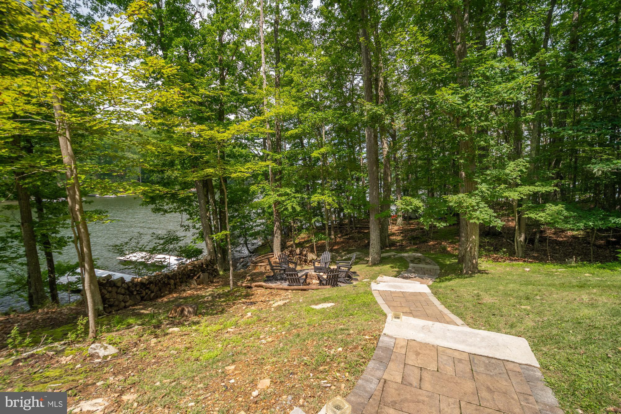 LAKE SHORE DRIVE - Residential