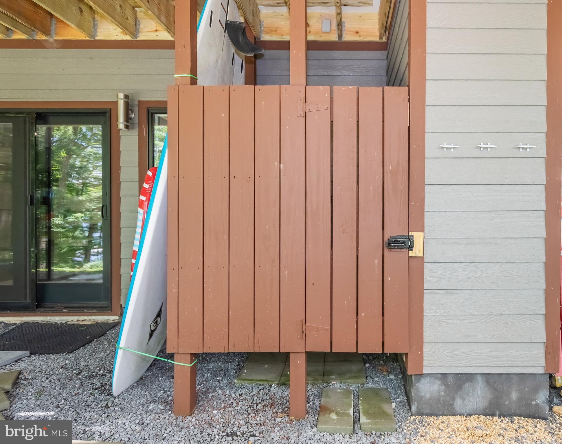 LAKE SHORE DRIVE - Residential