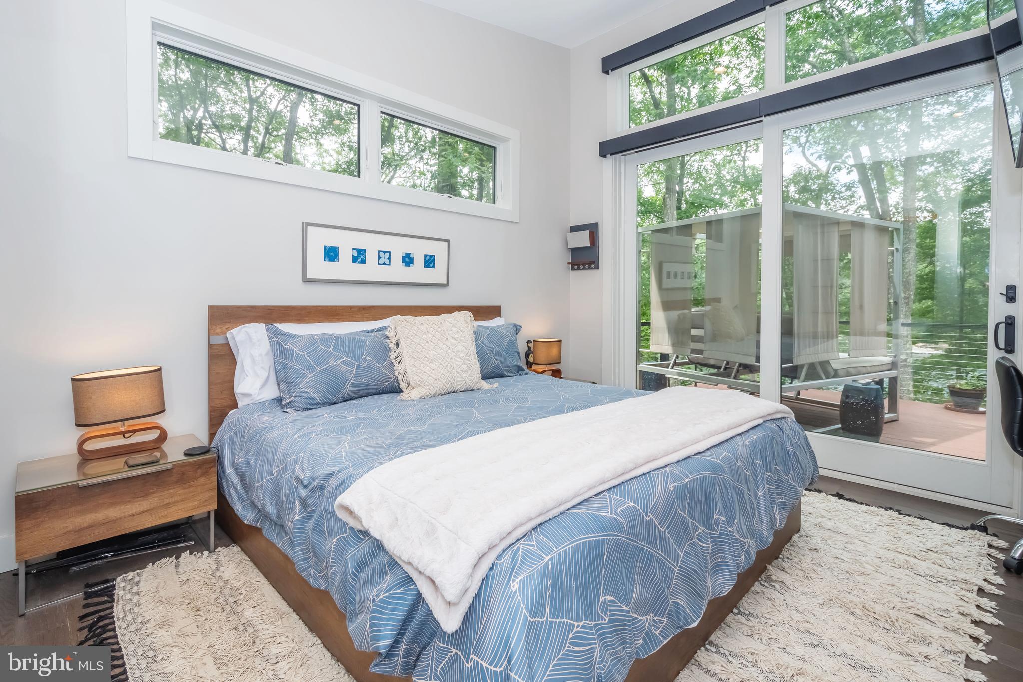 LAKE SHORE DRIVE - Residential