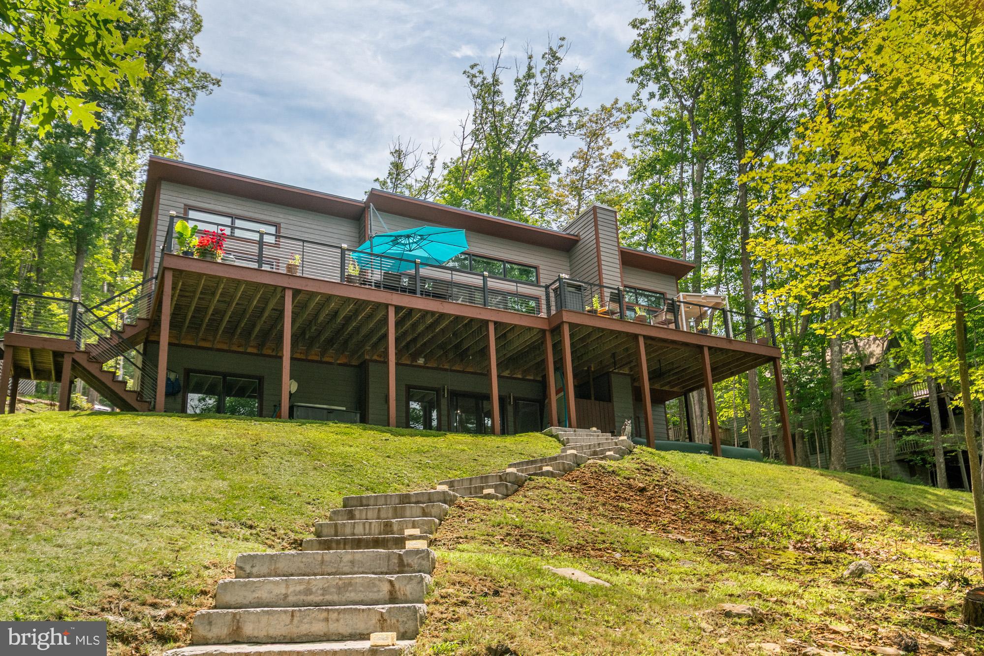 1589 LAKE SHORE DRIVE