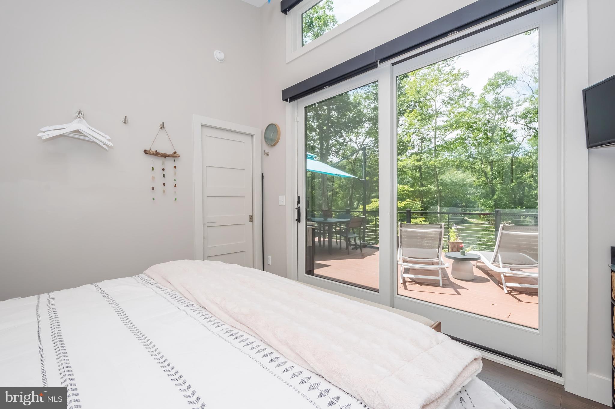 LAKE SHORE DRIVE - Residential