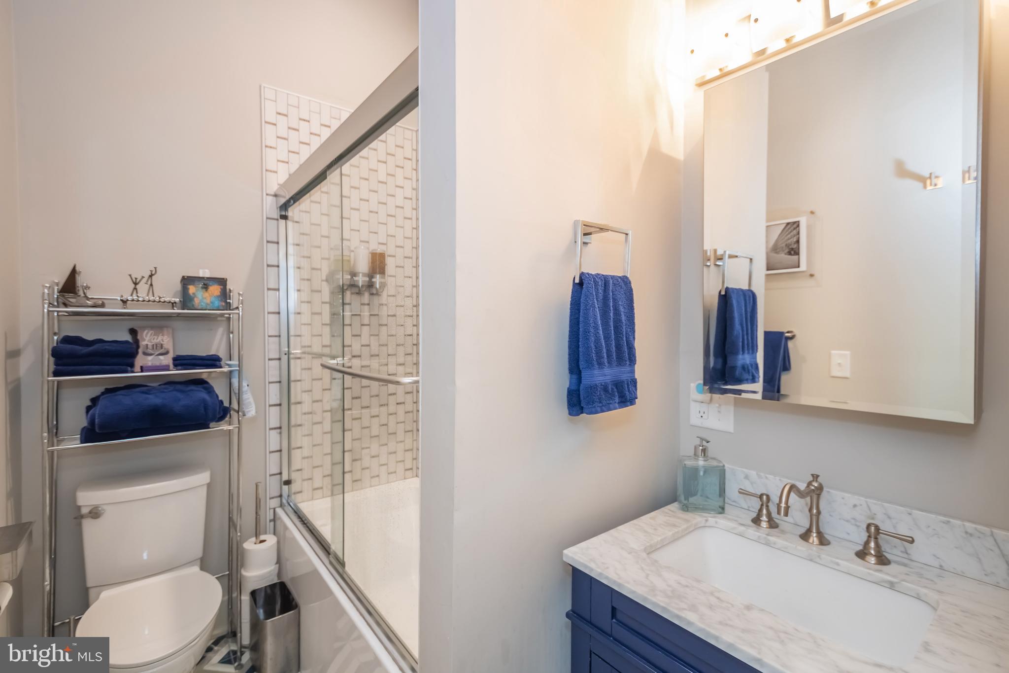 LAKE SHORE DRIVE - Residential