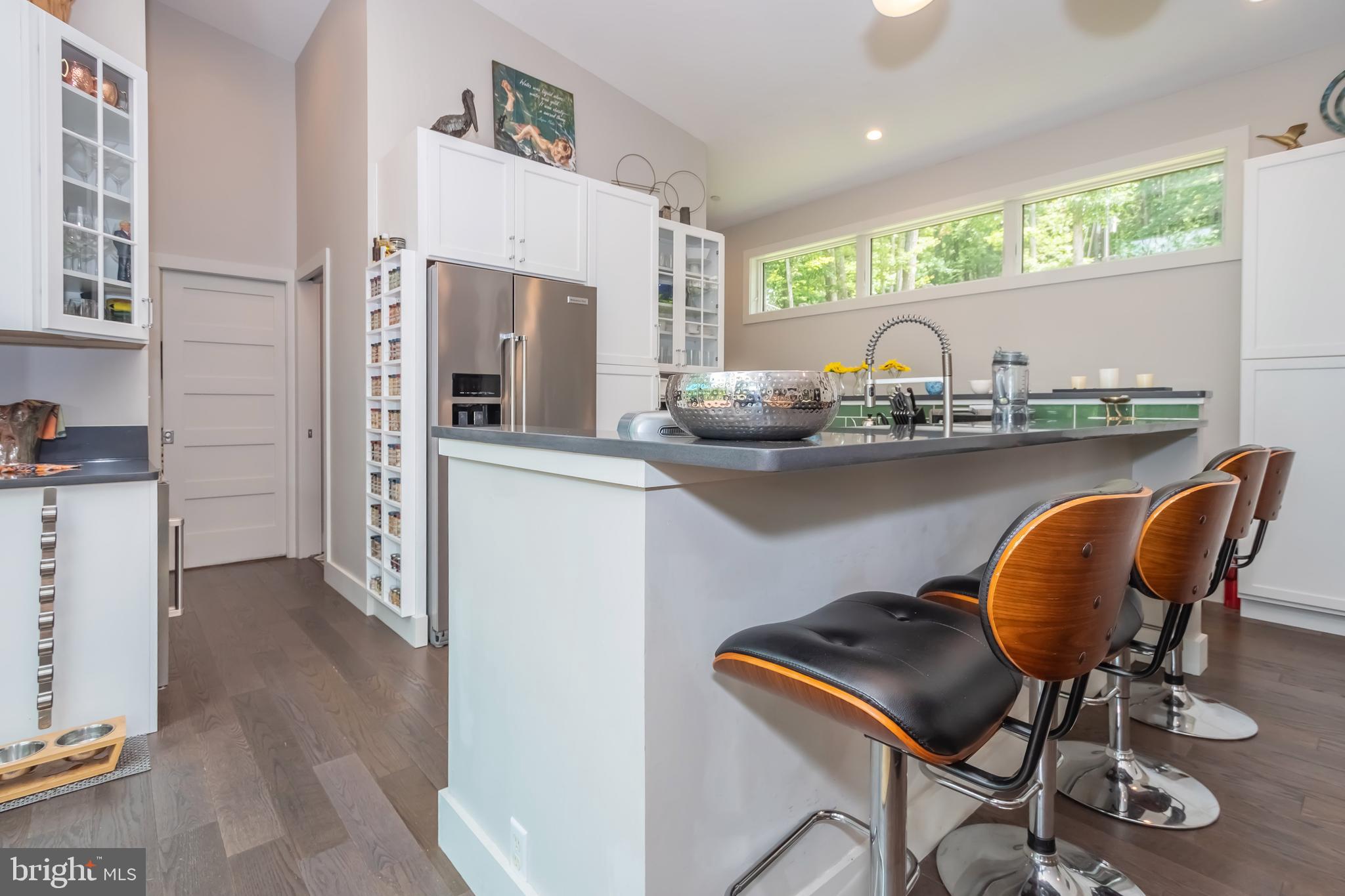 LAKE SHORE DRIVE - Residential