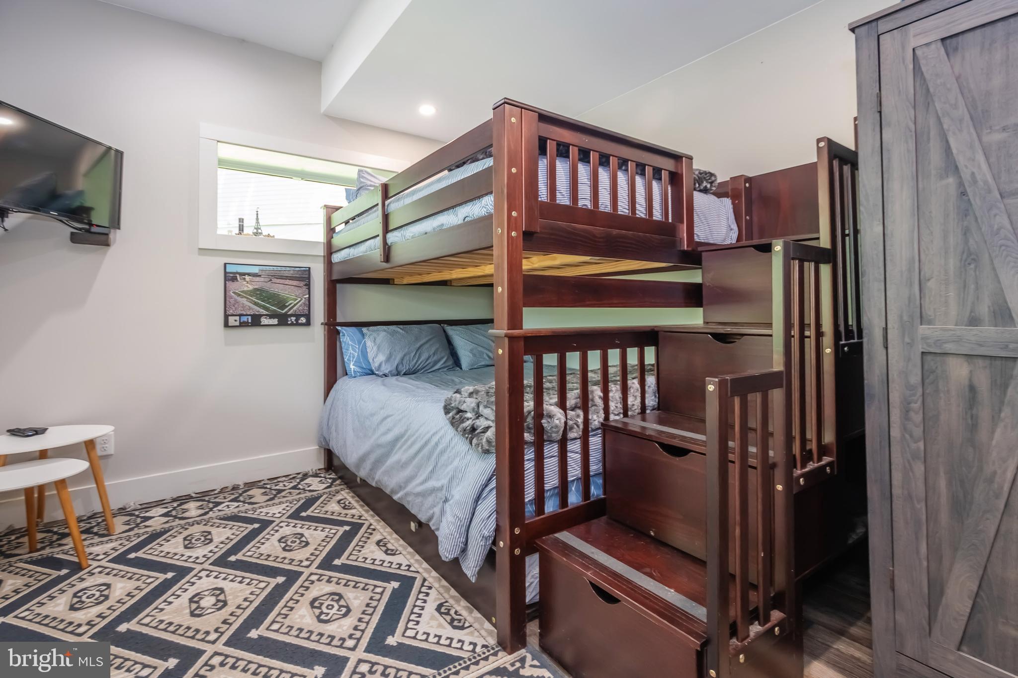 LAKE SHORE DRIVE - Residential