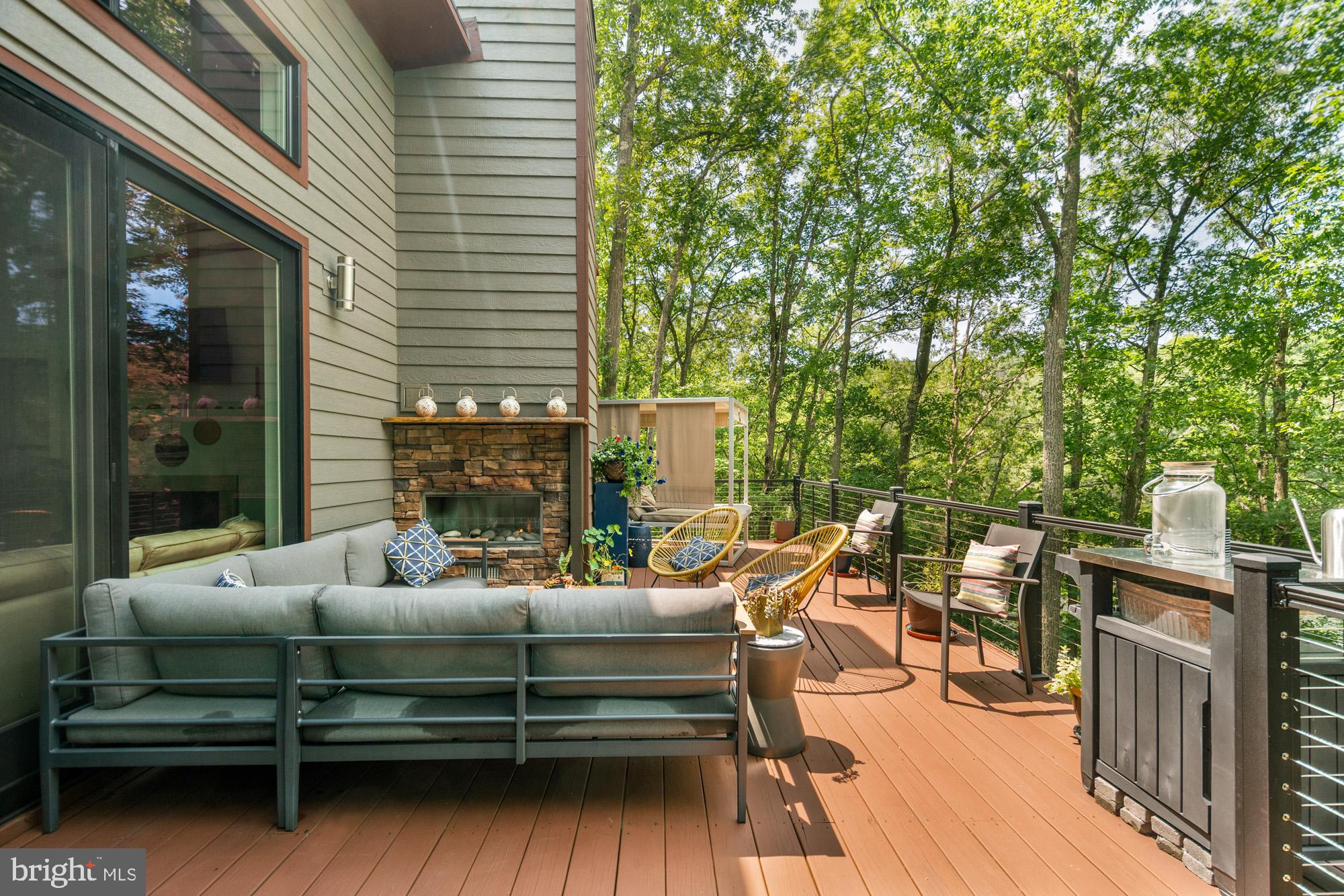 LAKE SHORE DRIVE - Residential