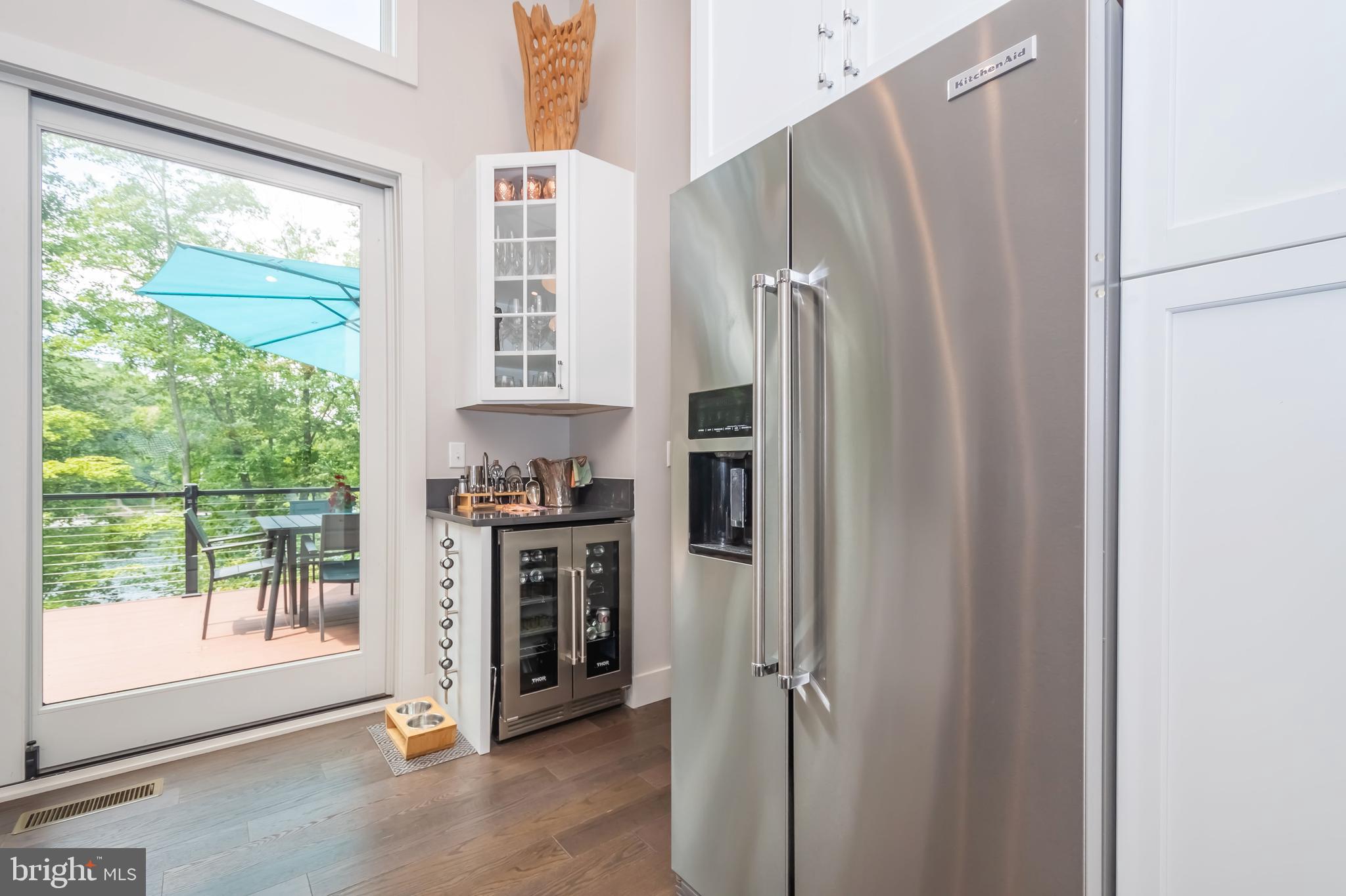 LAKE SHORE DRIVE - Residential