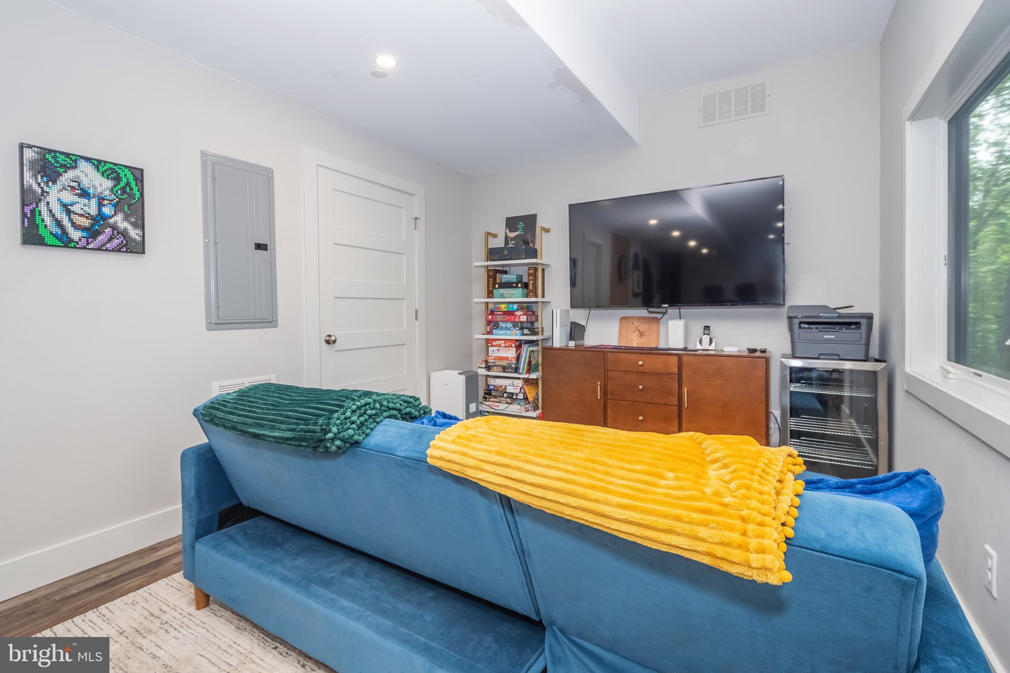 LAKE SHORE DRIVE - Residential