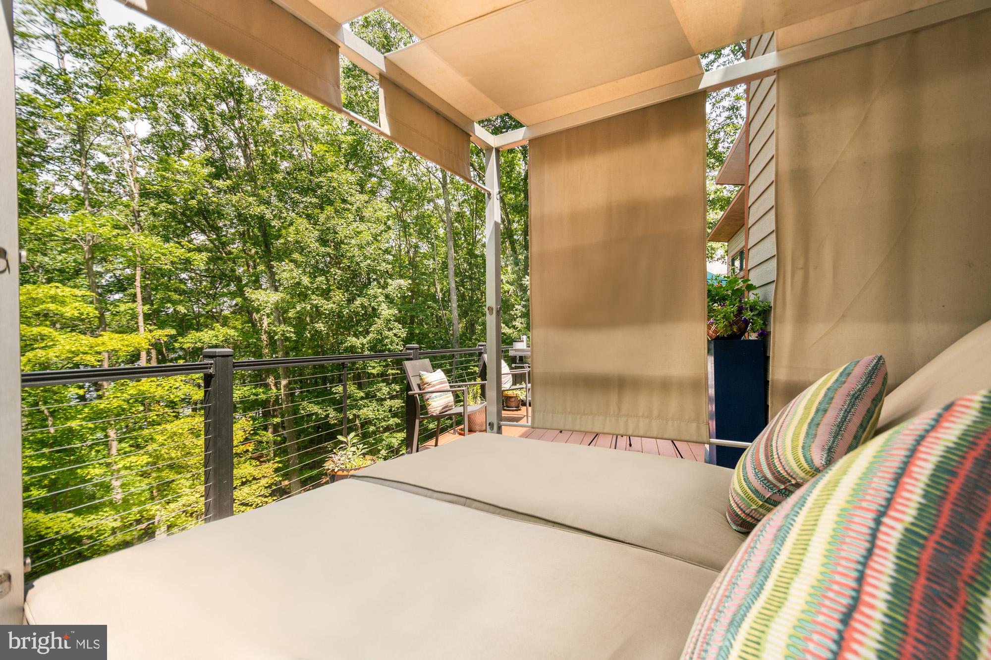 LAKE SHORE DRIVE - Residential