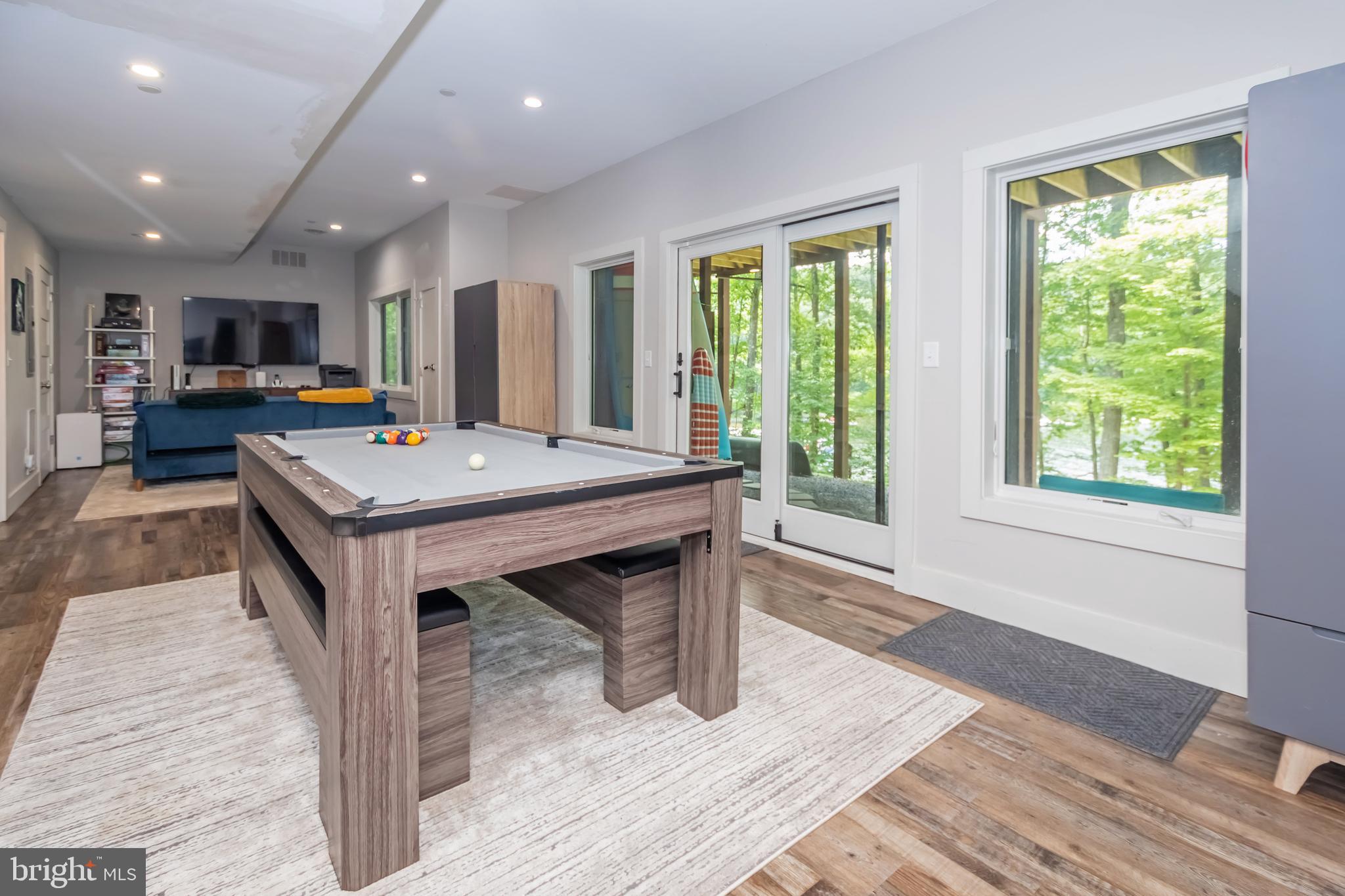 LAKE SHORE DRIVE - Residential