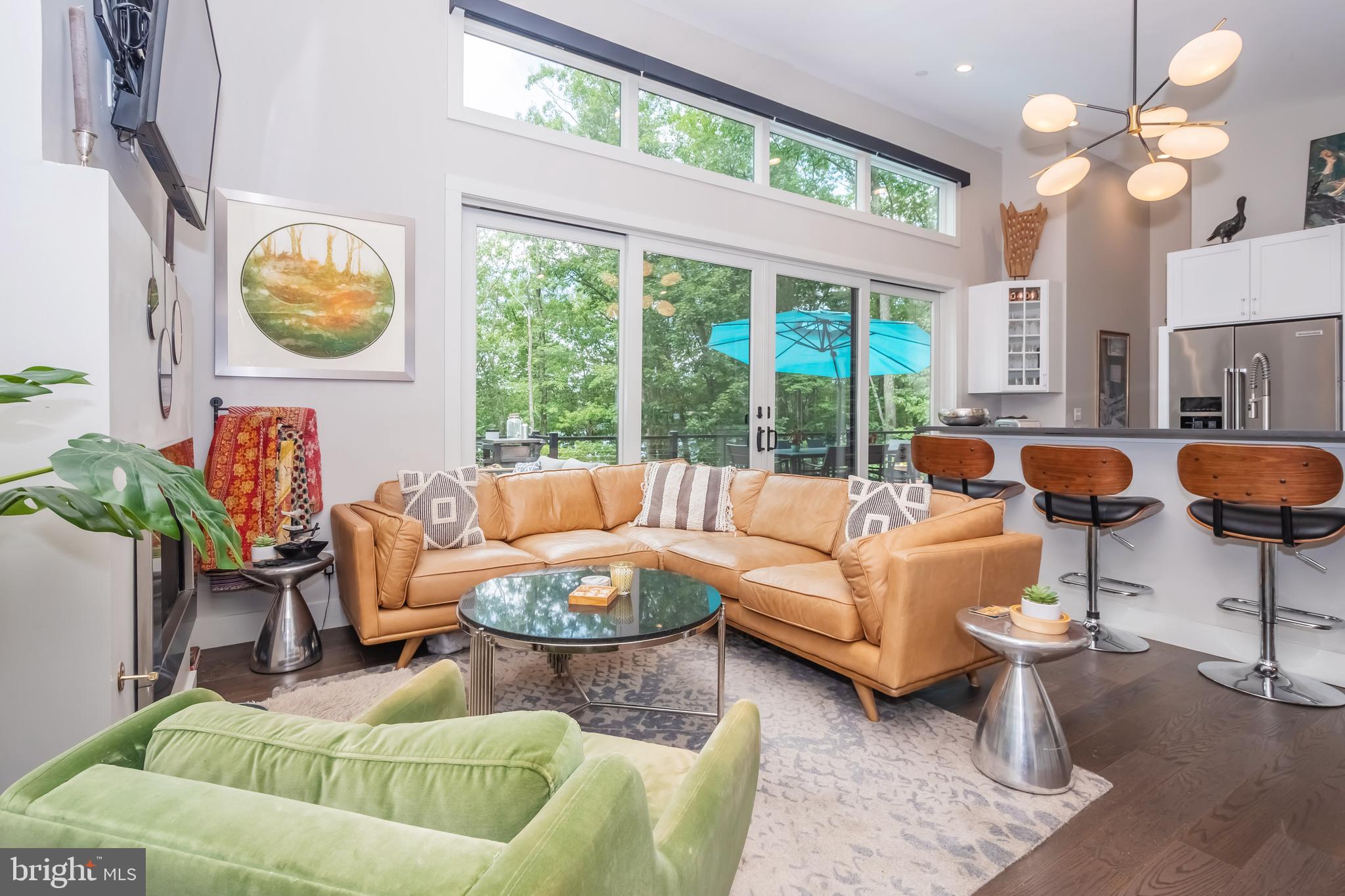 LAKE SHORE DRIVE - Residential