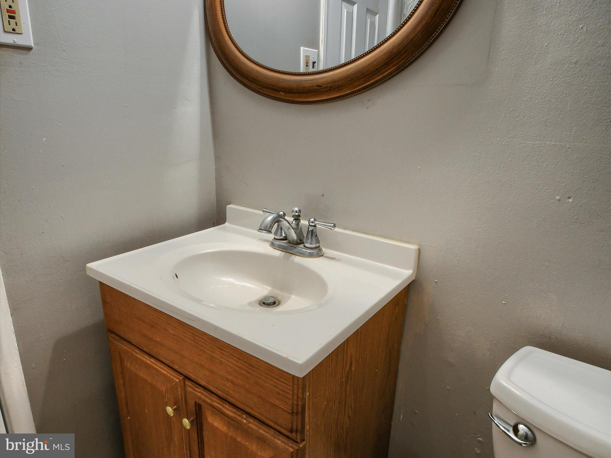 COLONIAL VIL - Residential