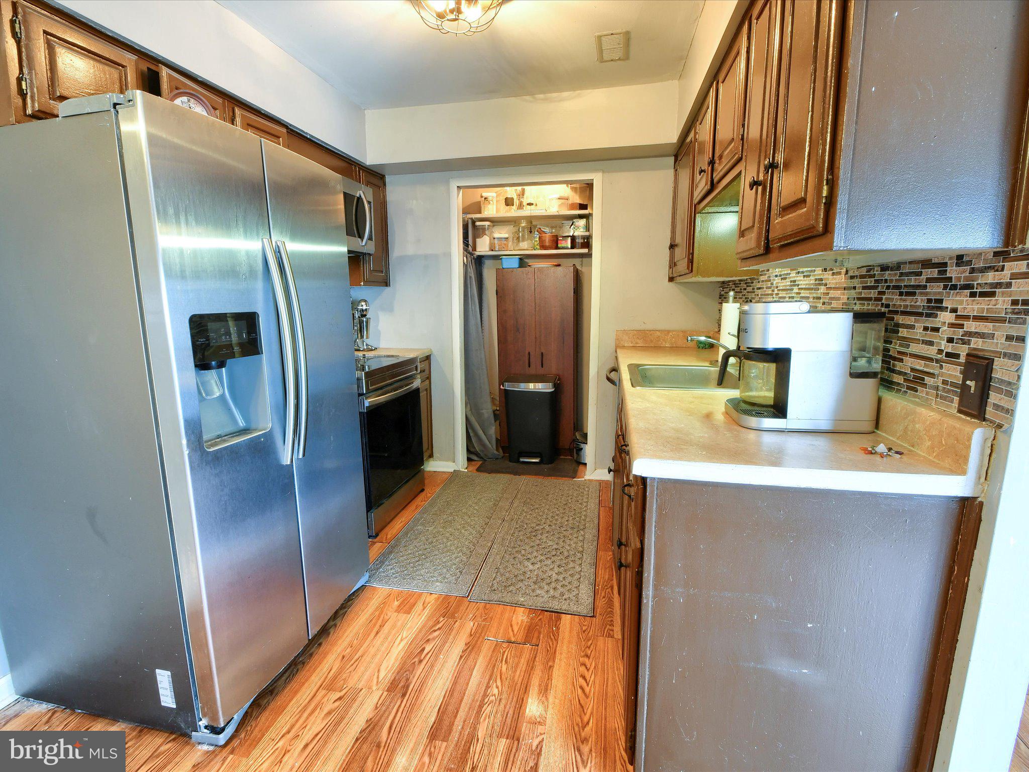 COLONIAL VIL - Residential