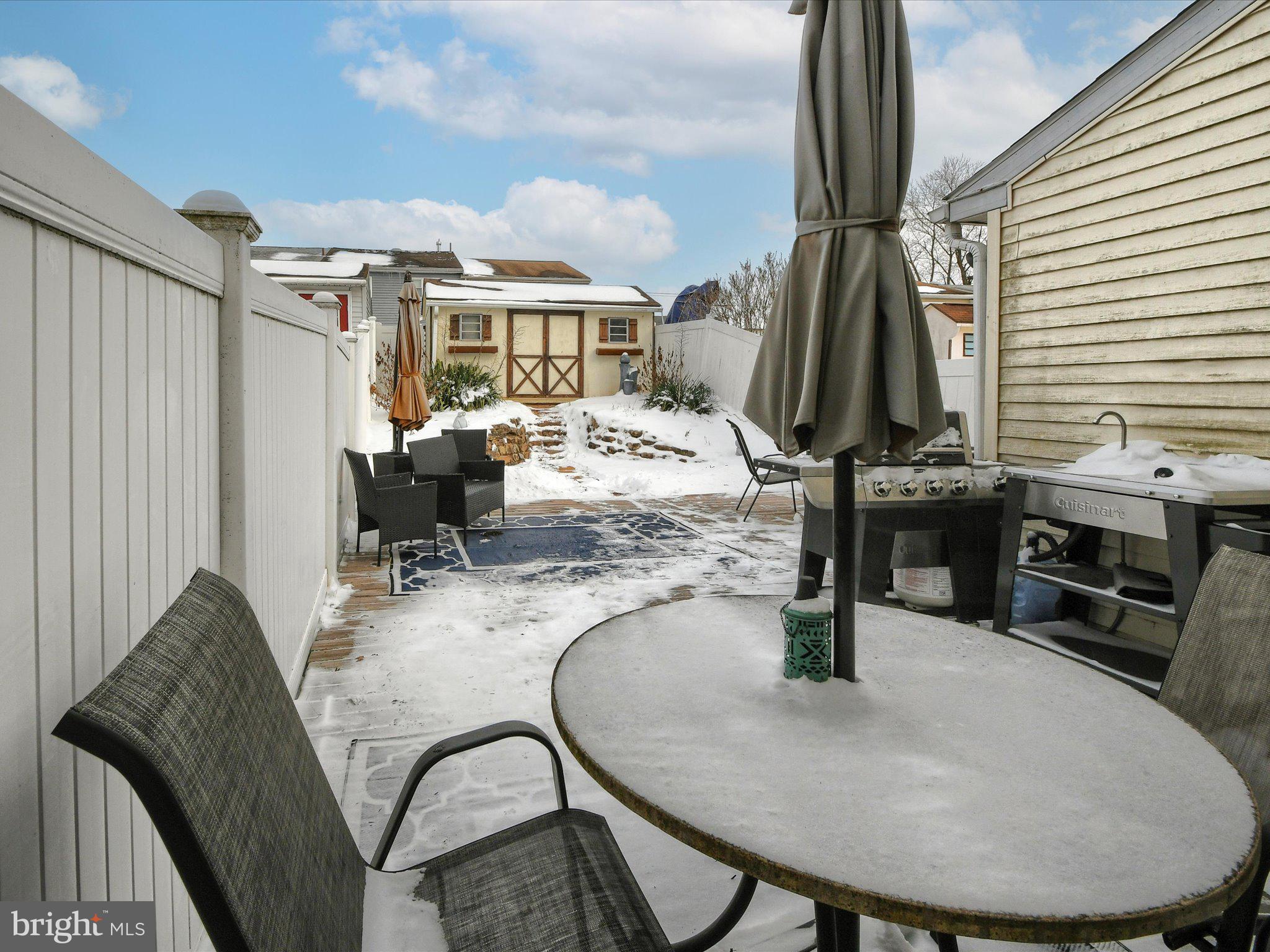 COLONIAL VIL - Residential