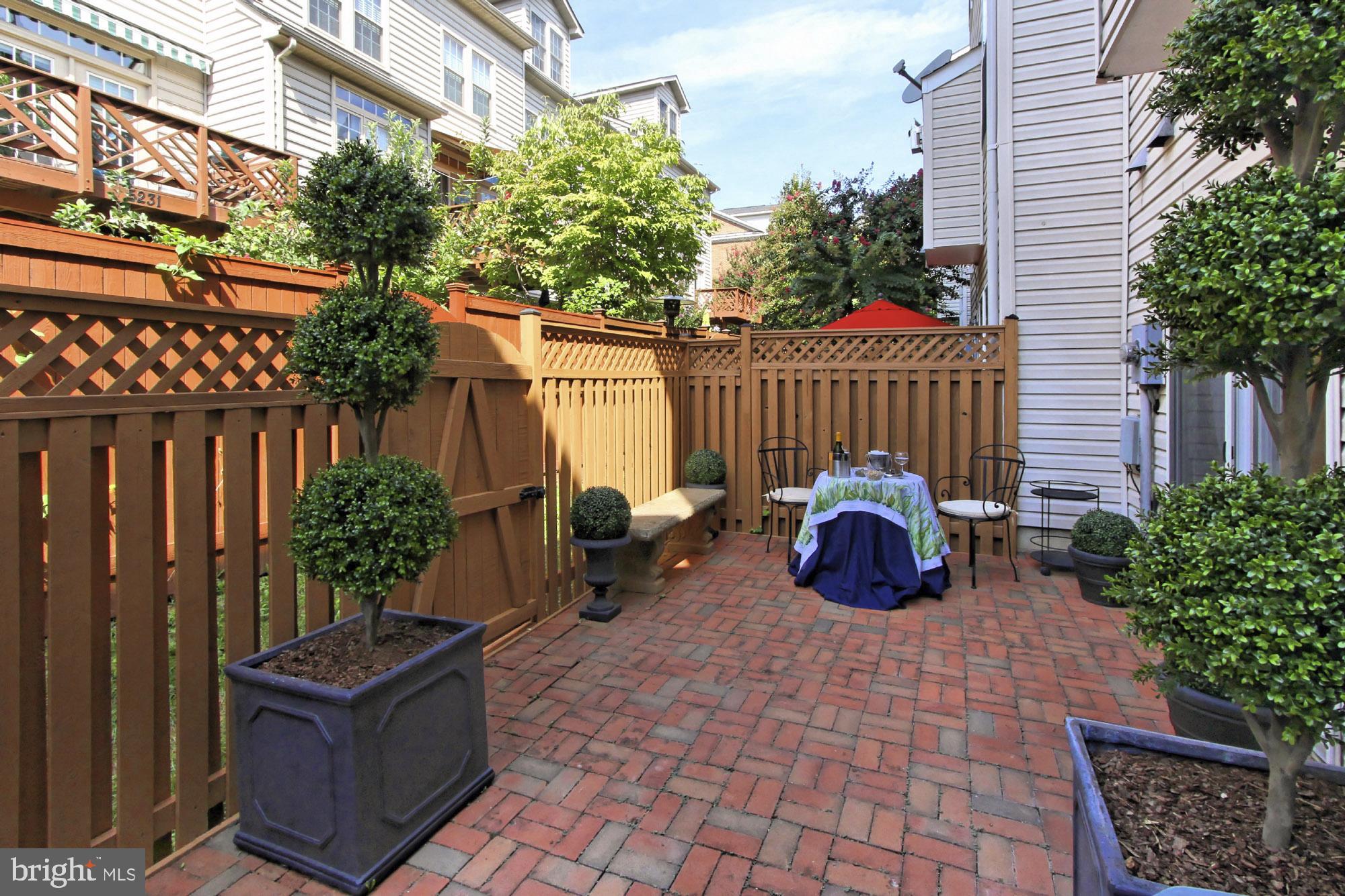 CAMERON STATION - Residential Lease