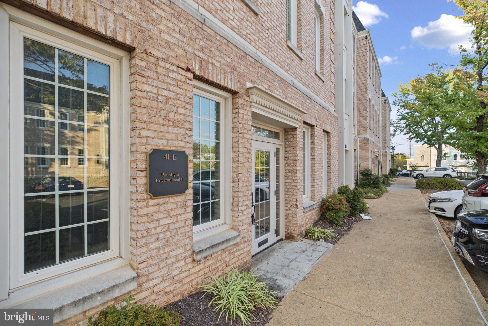 3911 BLENHEIM BOULEVARD 41E