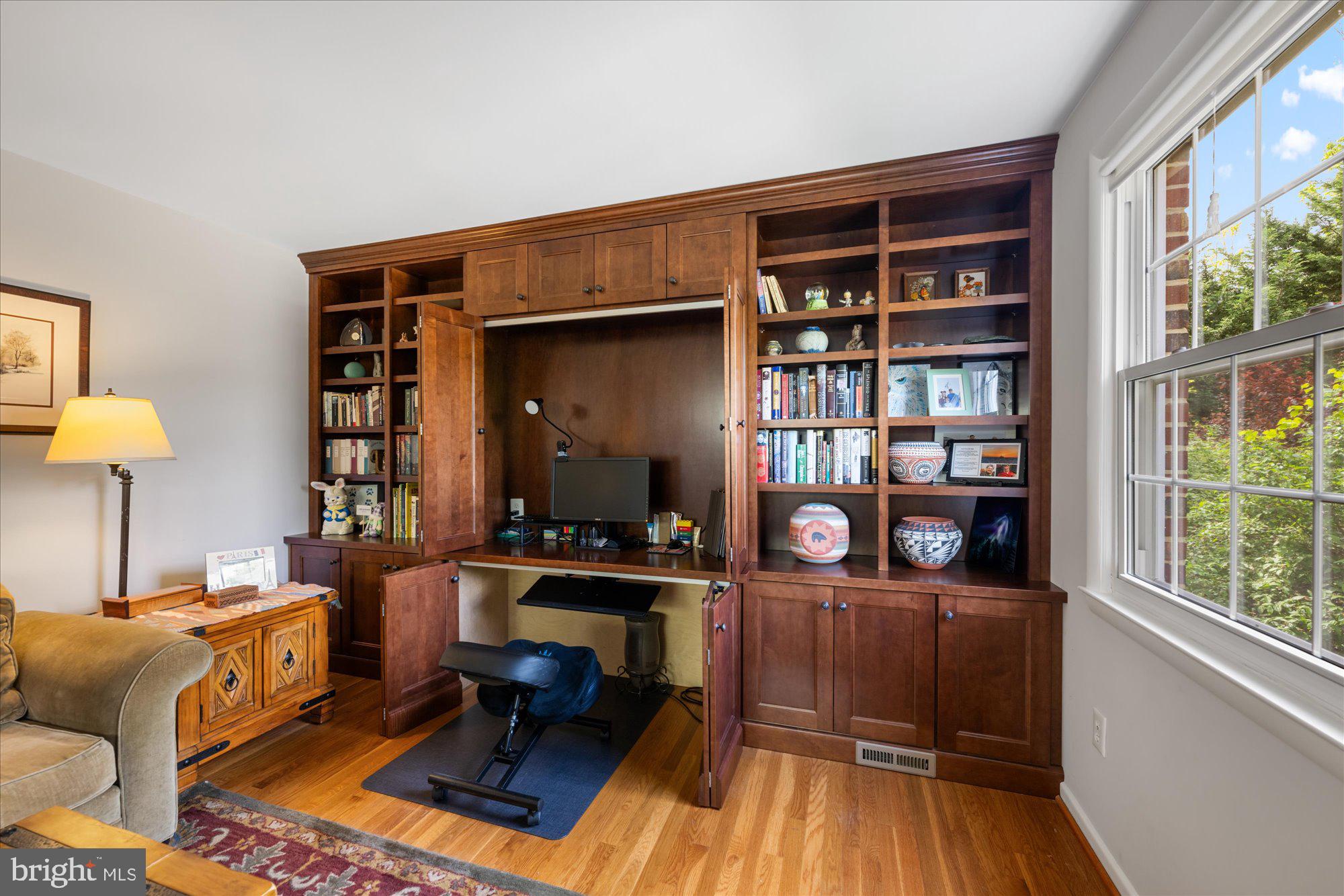 STONEWALL MANOR - Residential