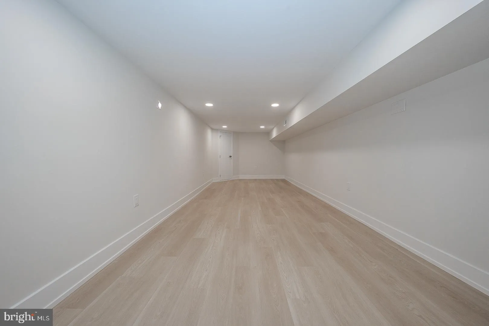 Philadelphia, Pennsylvania 19145, United States, 4 Bedrooms Bedrooms, ,4 BathroomsBathrooms,Residential,Contingent,23773