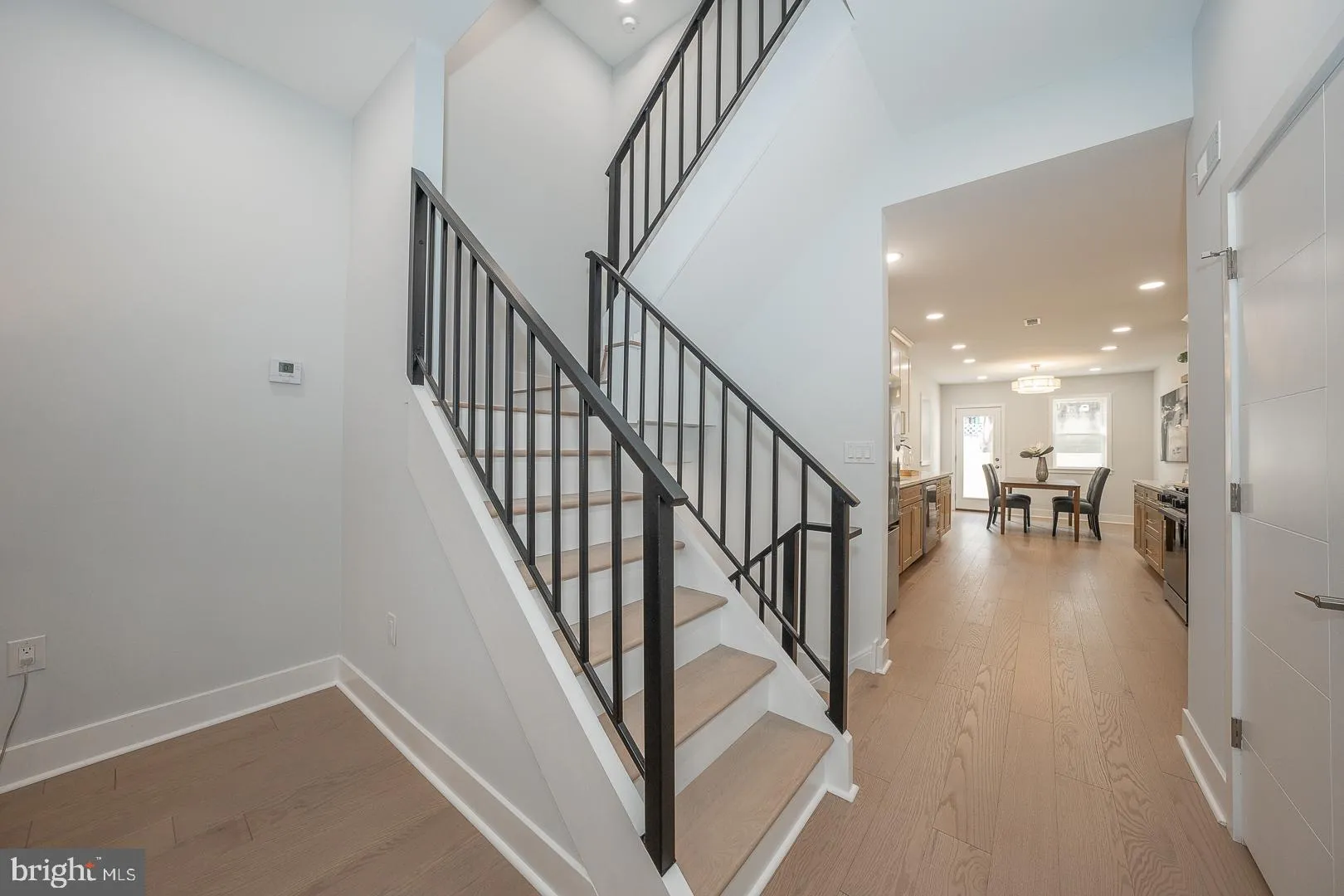 Philadelphia, Pennsylvania 19145, United States, 4 Bedrooms Bedrooms, ,4 BathroomsBathrooms,Residential,Contingent,23773