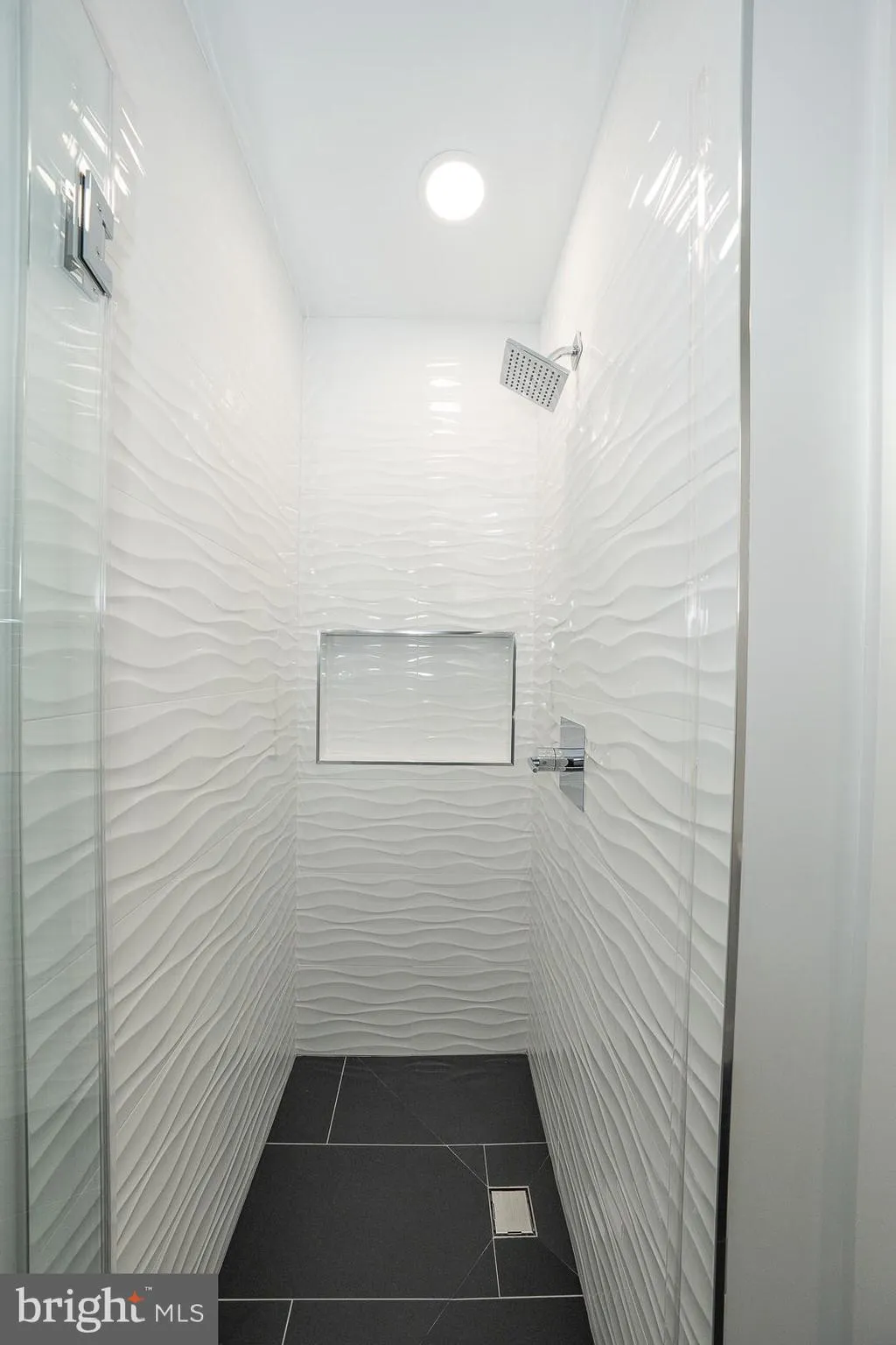 Philadelphia, Pennsylvania 19145, United States, 4 Bedrooms Bedrooms, ,4 BathroomsBathrooms,Residential,Contingent,23773