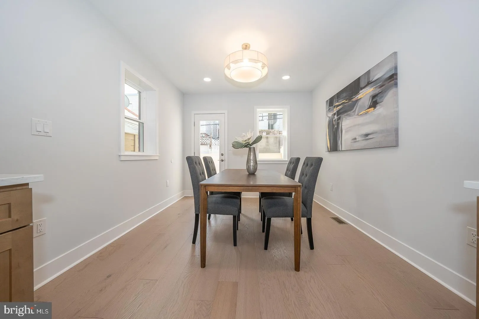 Philadelphia, Pennsylvania 19145, United States, 4 Bedrooms Bedrooms, ,4 BathroomsBathrooms,Residential,Contingent,23773