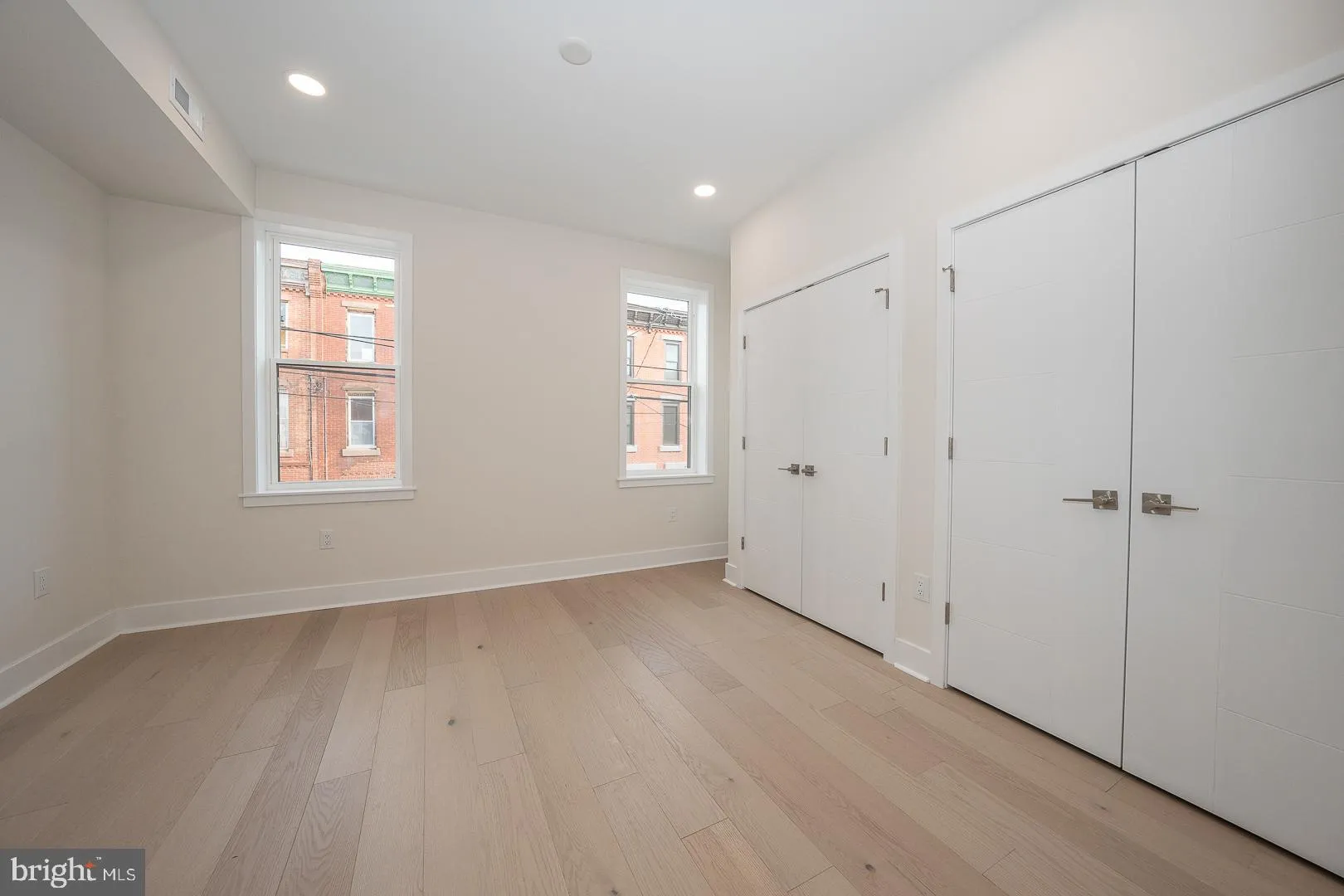 Philadelphia, Pennsylvania 19145, United States, 4 Bedrooms Bedrooms, ,4 BathroomsBathrooms,Residential,Contingent,23773