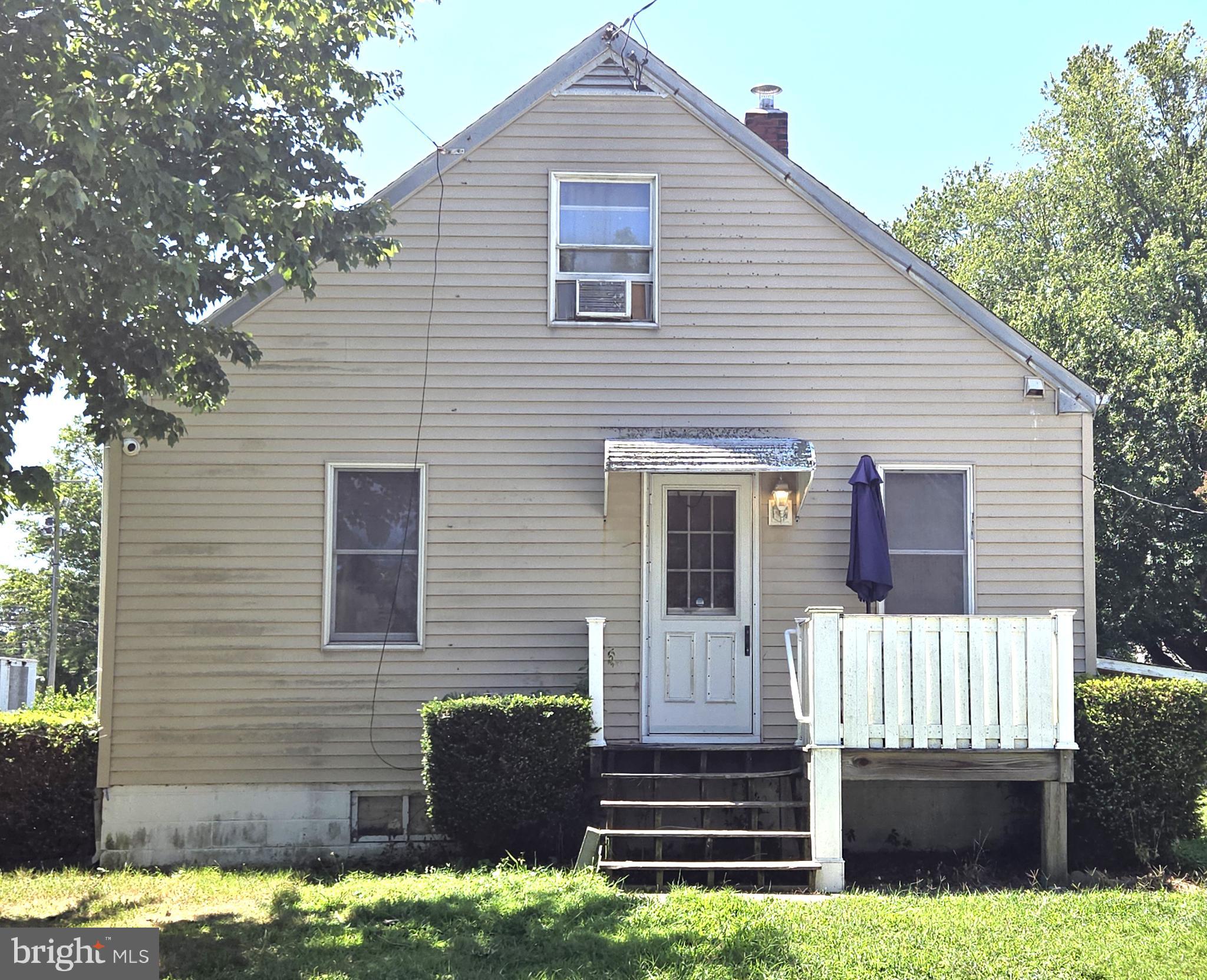 205 SE DELAWARE AVENUE