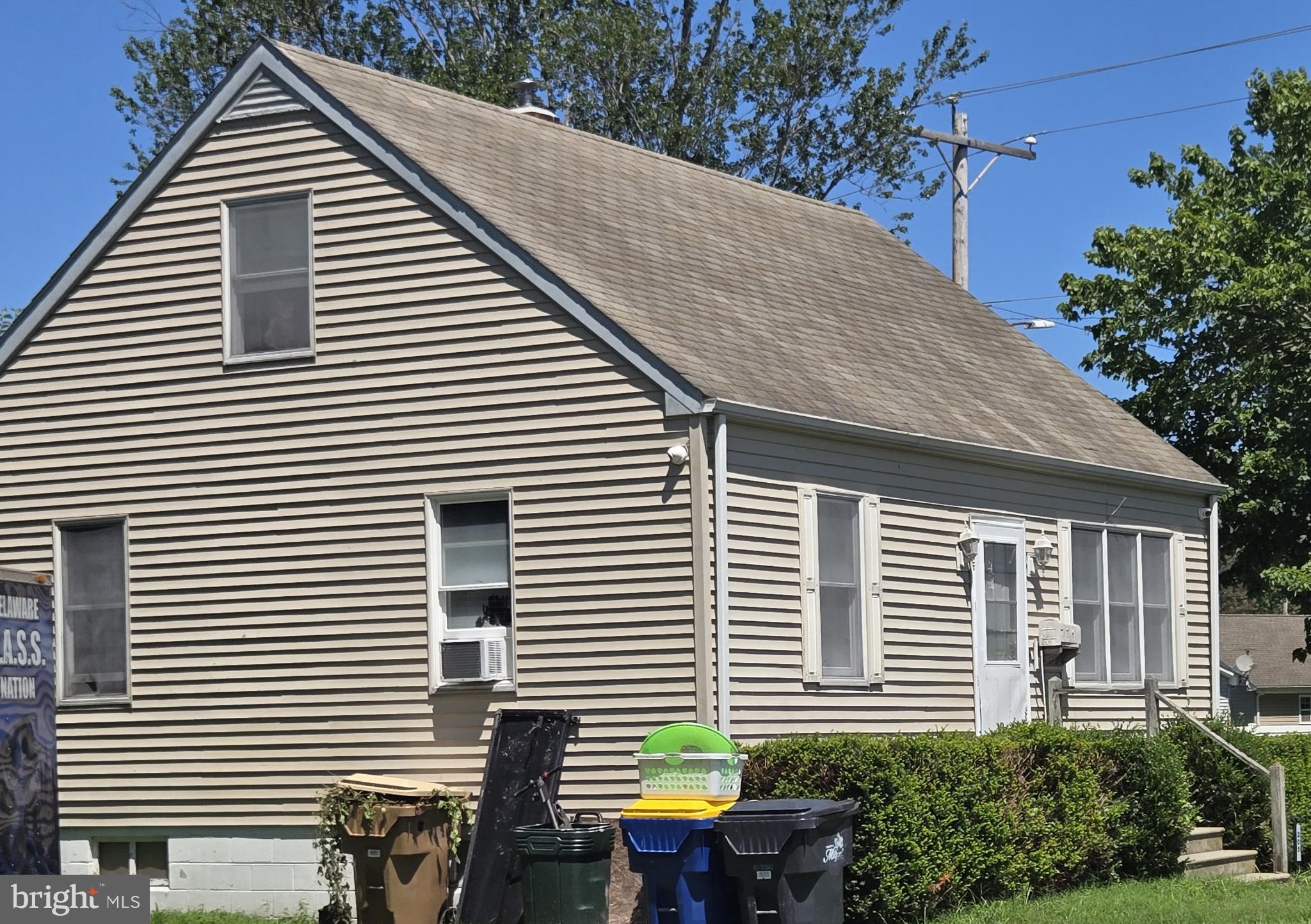 205 SE DELAWARE AVENUE