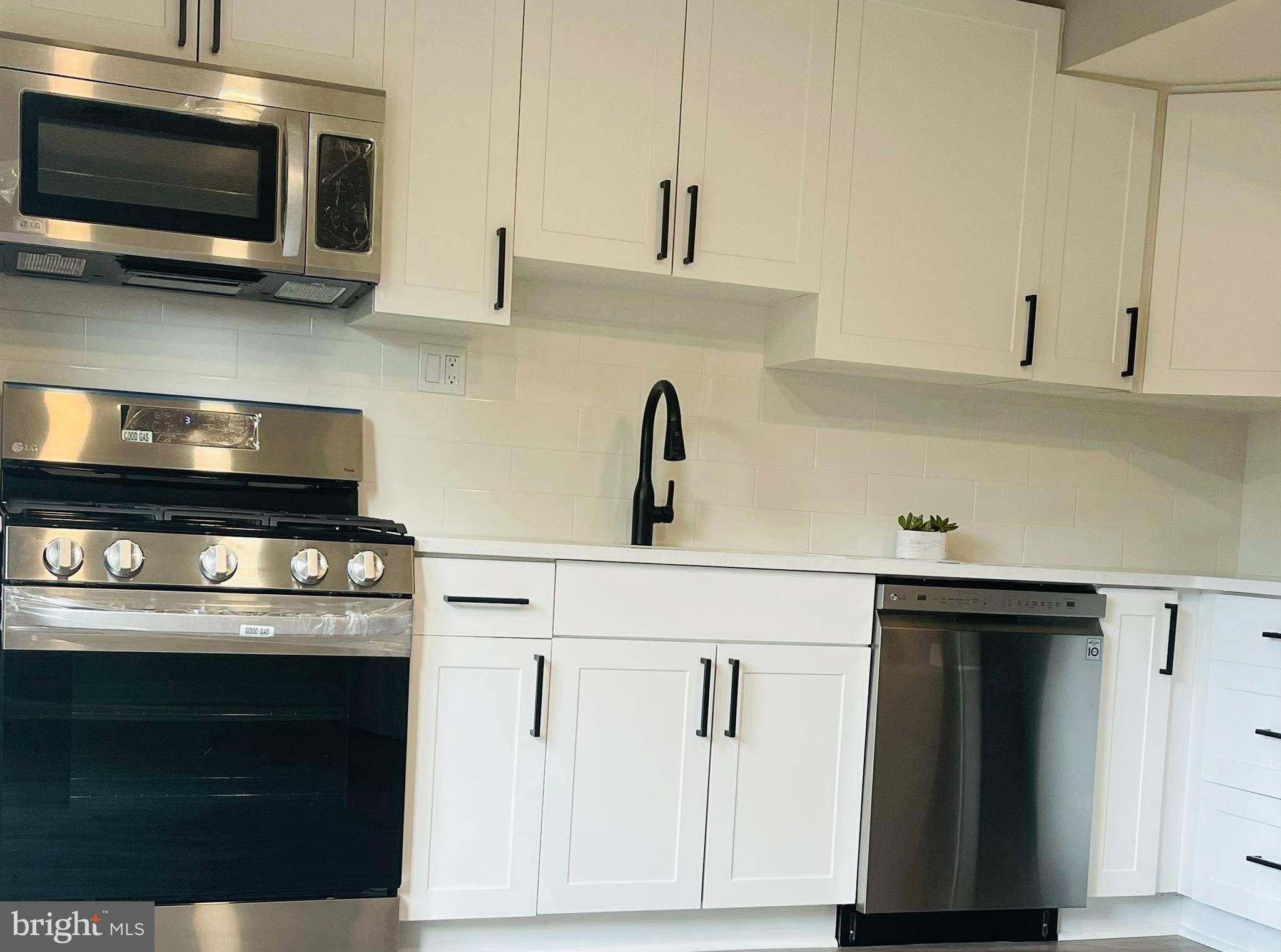 SUSSEX SQUARE CONDO - Residential