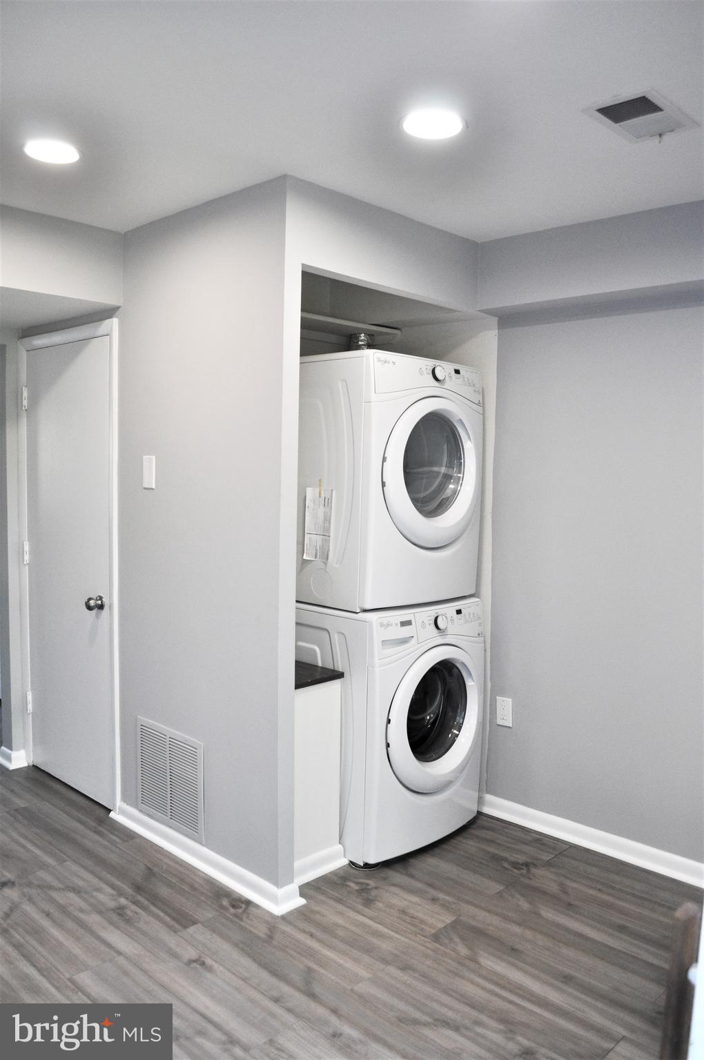 SUSSEX SQUARE CONDO - Residential