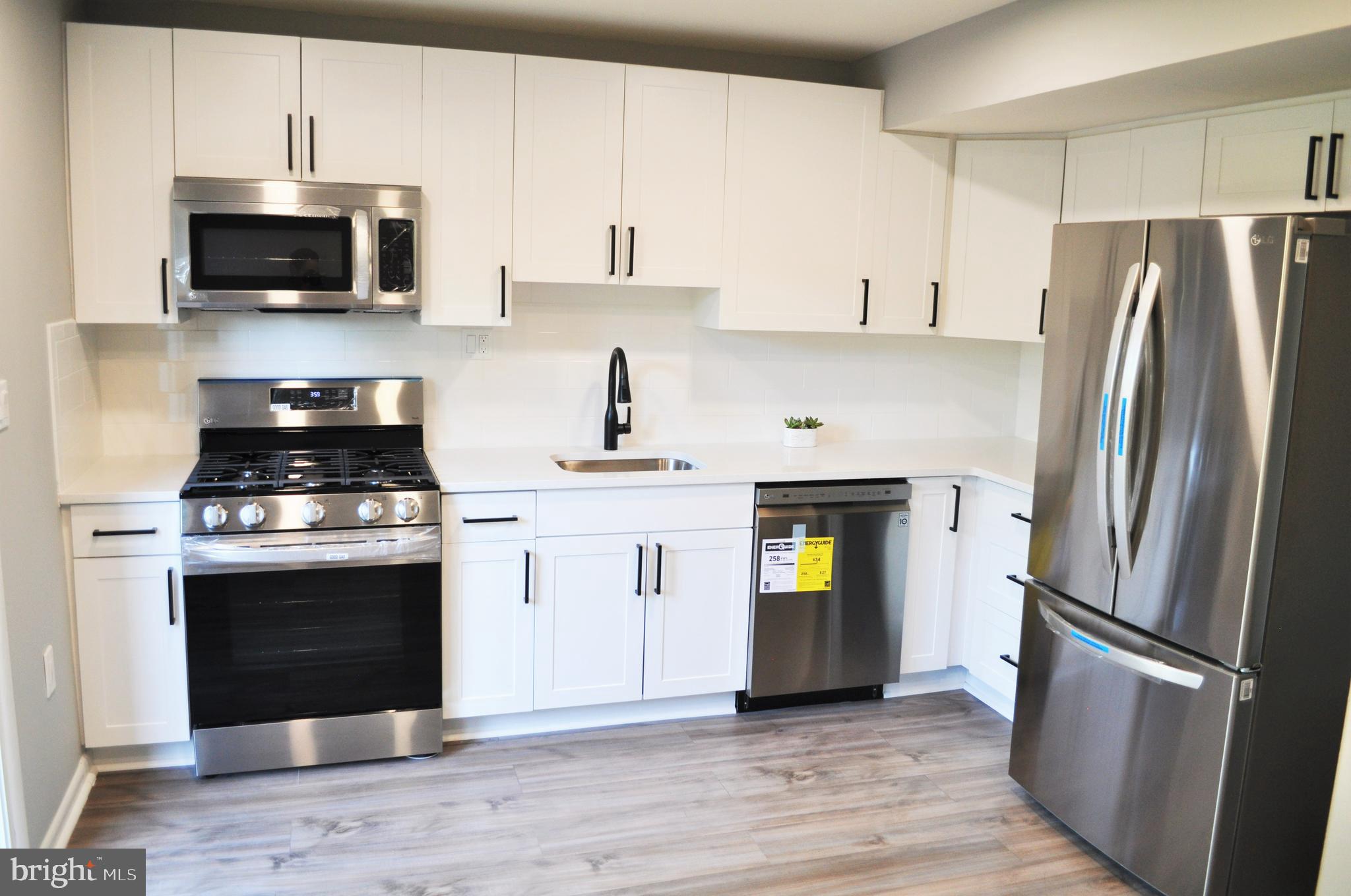 SUSSEX SQUARE CONDO - Residential