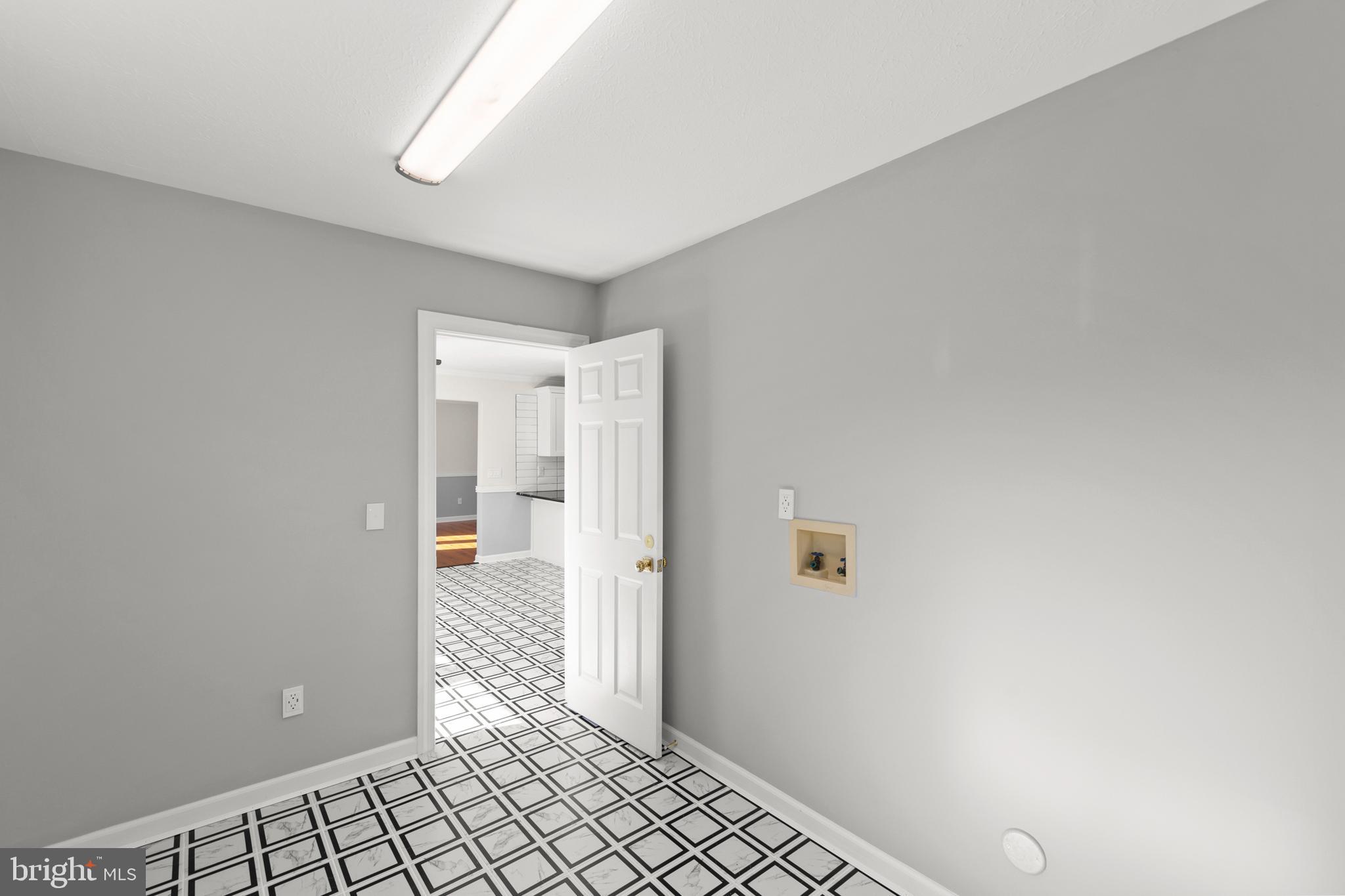 SPRING HOLLOW ESTATES - Residential