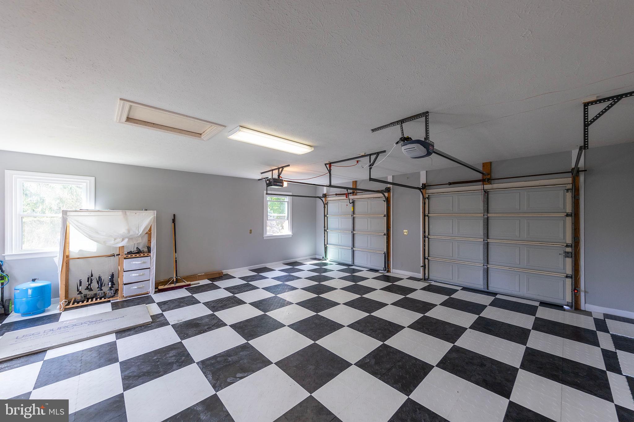 SPRING HOLLOW ESTATES - Residential