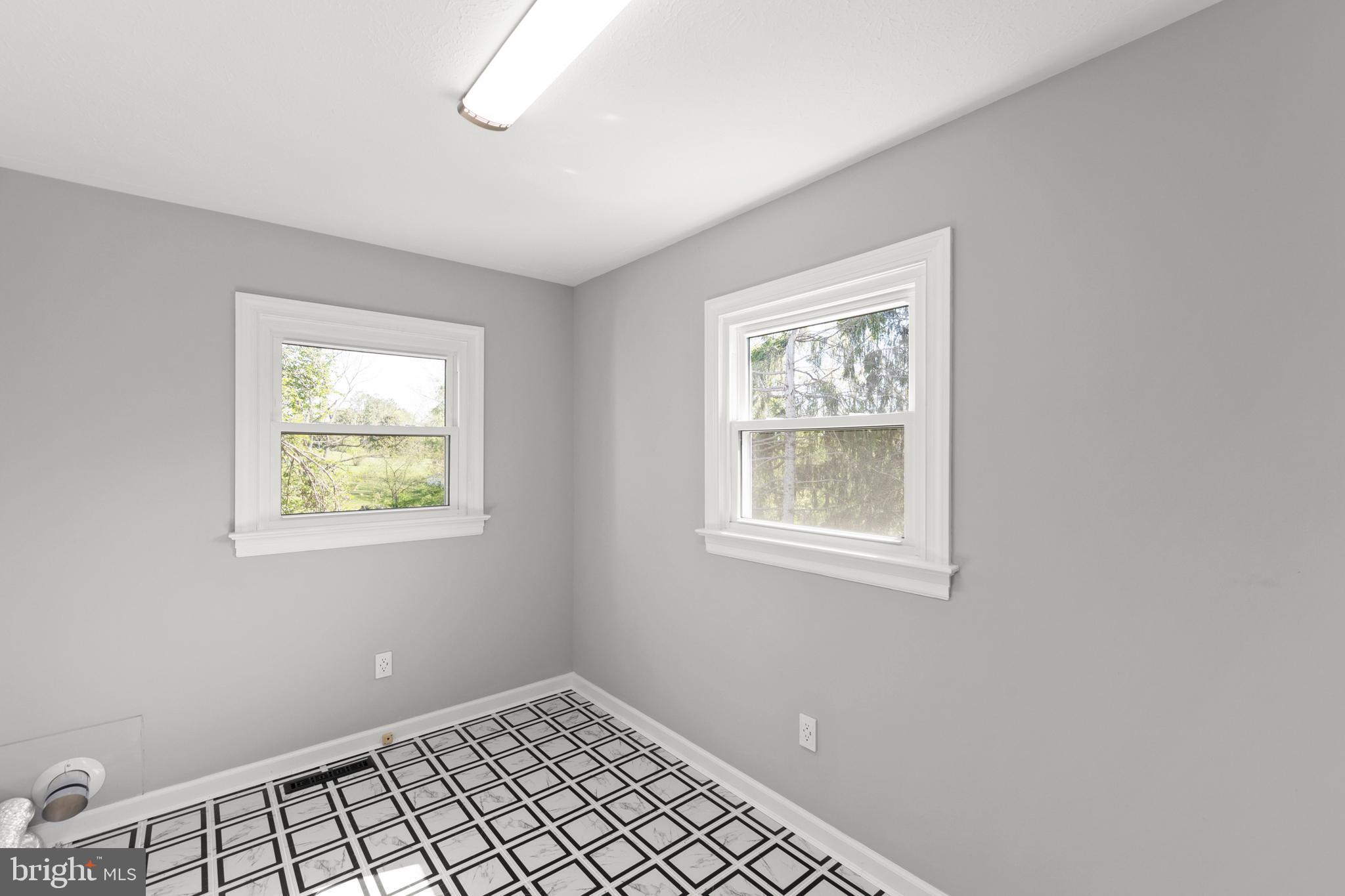 SPRING HOLLOW ESTATES - Residential