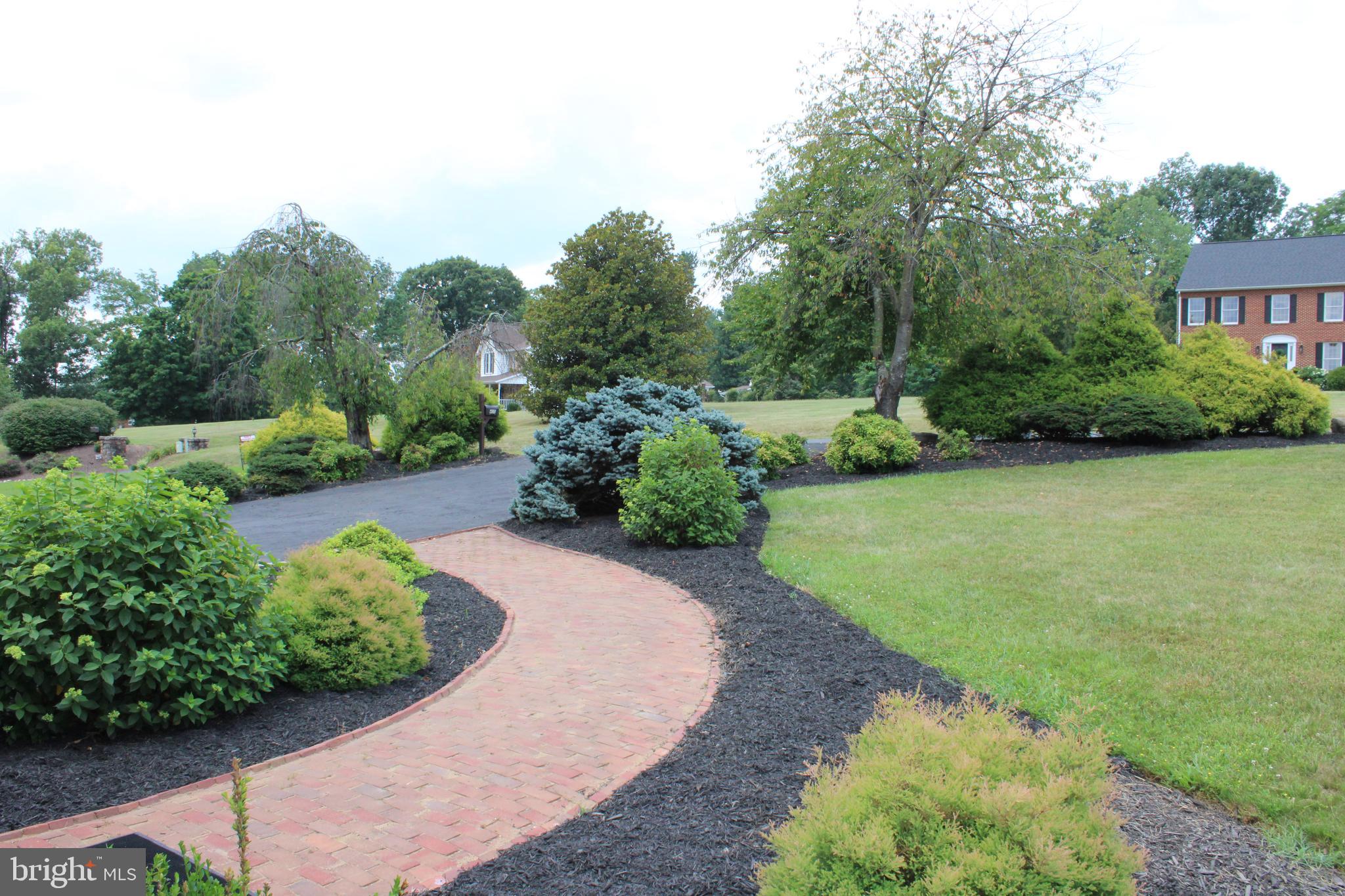 405 SPRING HOLLOW ROAD