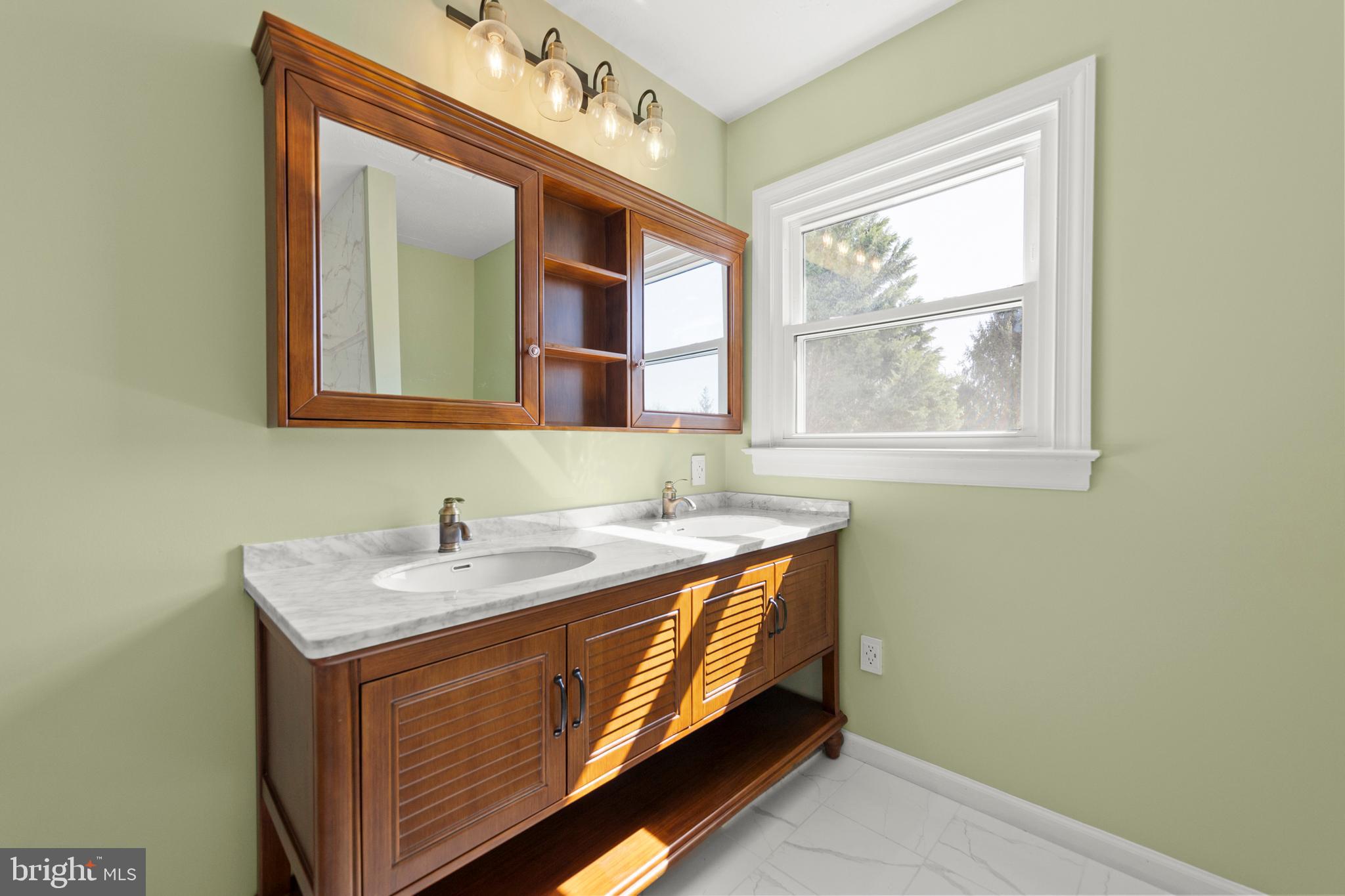 SPRING HOLLOW ESTATES - Residential