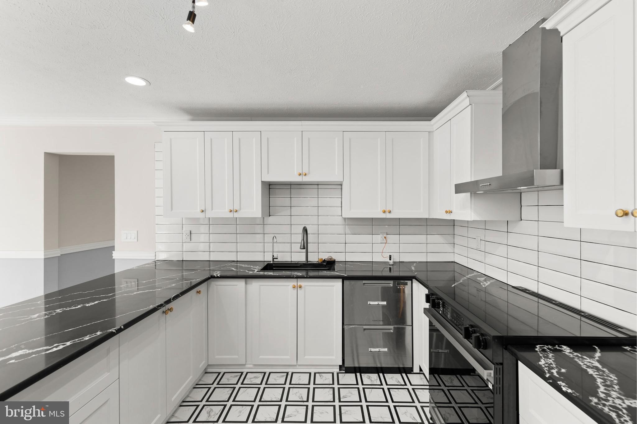 SPRING HOLLOW ESTATES - Residential