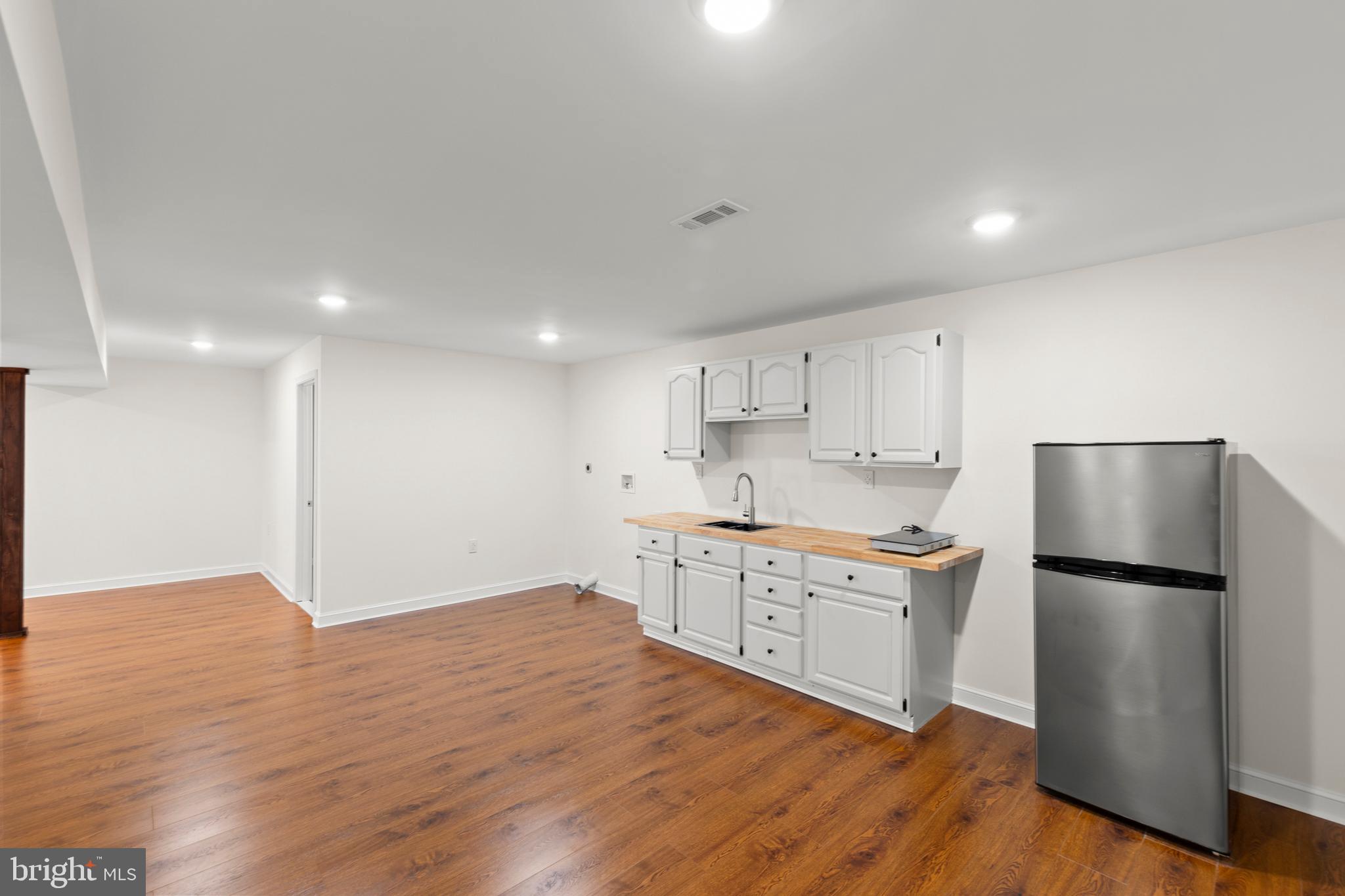 SPRING HOLLOW ESTATES - Residential