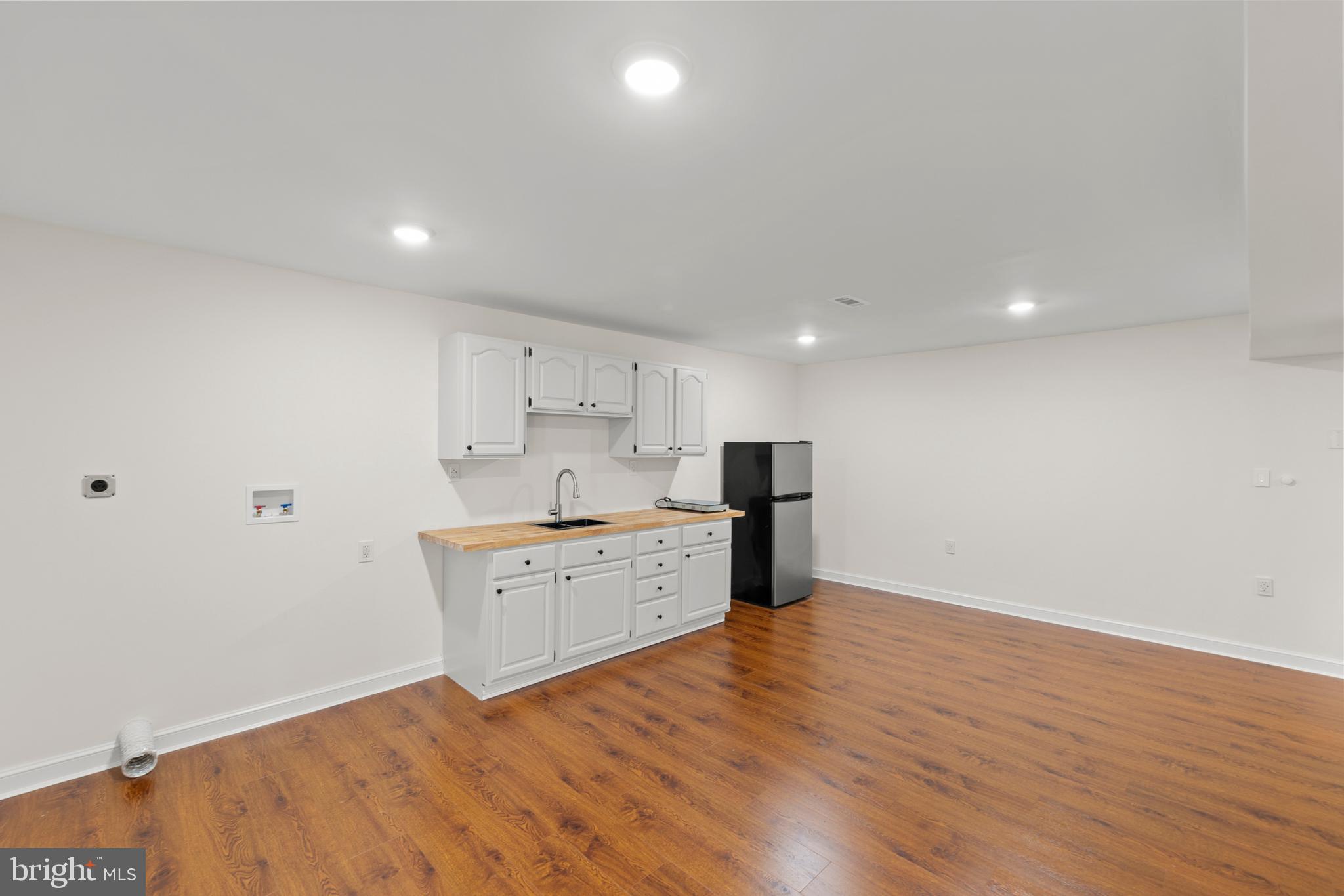 SPRING HOLLOW ESTATES - Residential